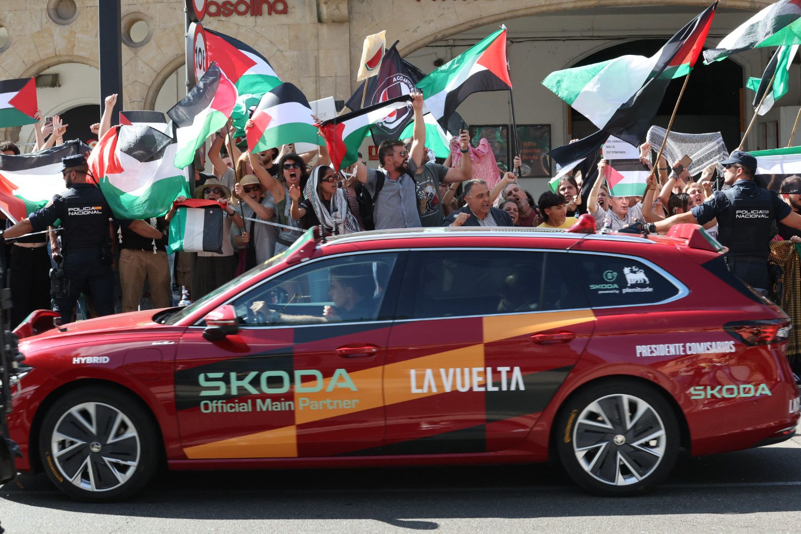 El paso de la Vuelta por Salamanca: más aplausos que banderas y un líder &#039;pillo&#039;