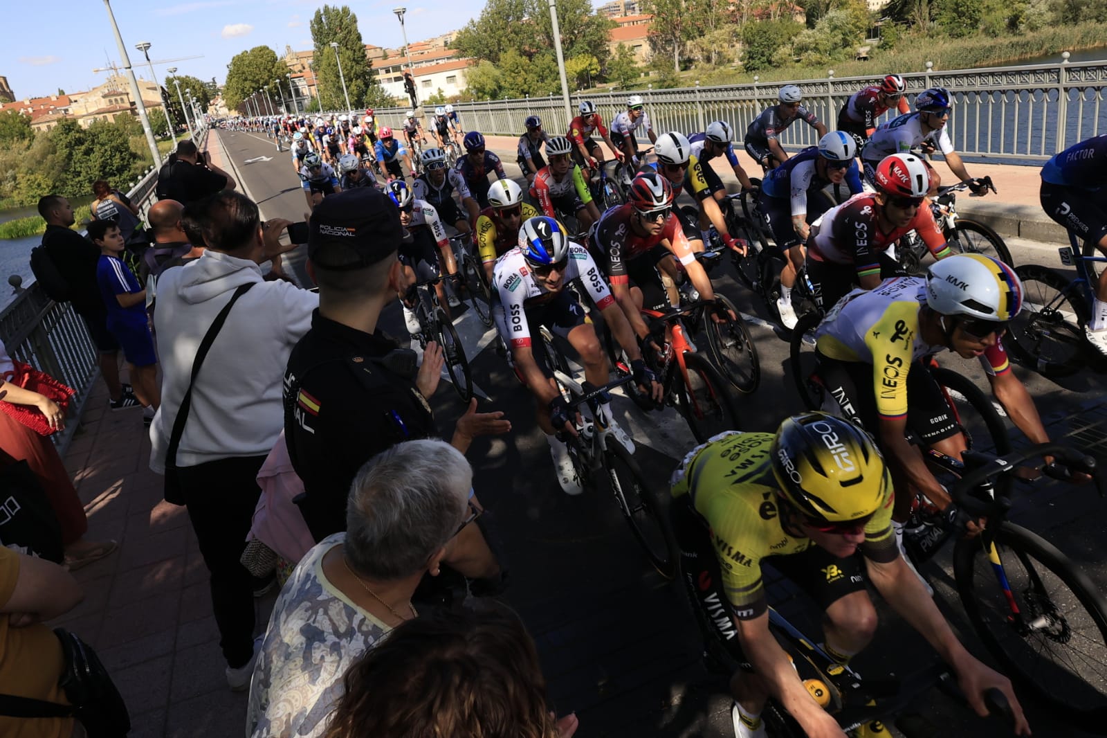 El paso de la Vuelta por Salamanca: más aplausos que banderas y un líder &#039;pillo&#039;