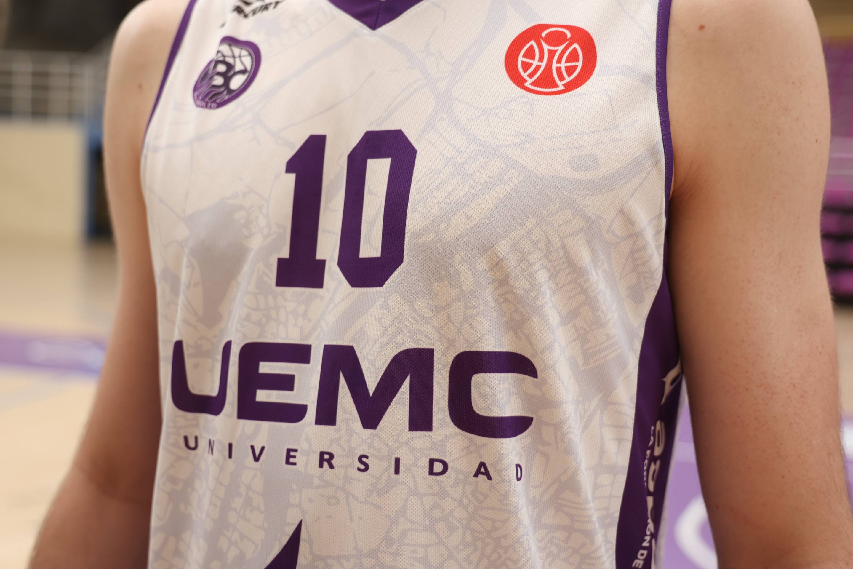 Las nuevas camisetas del CBC Valladolid, en imágenes