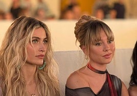 Ester Expósito y Paris Jackson.