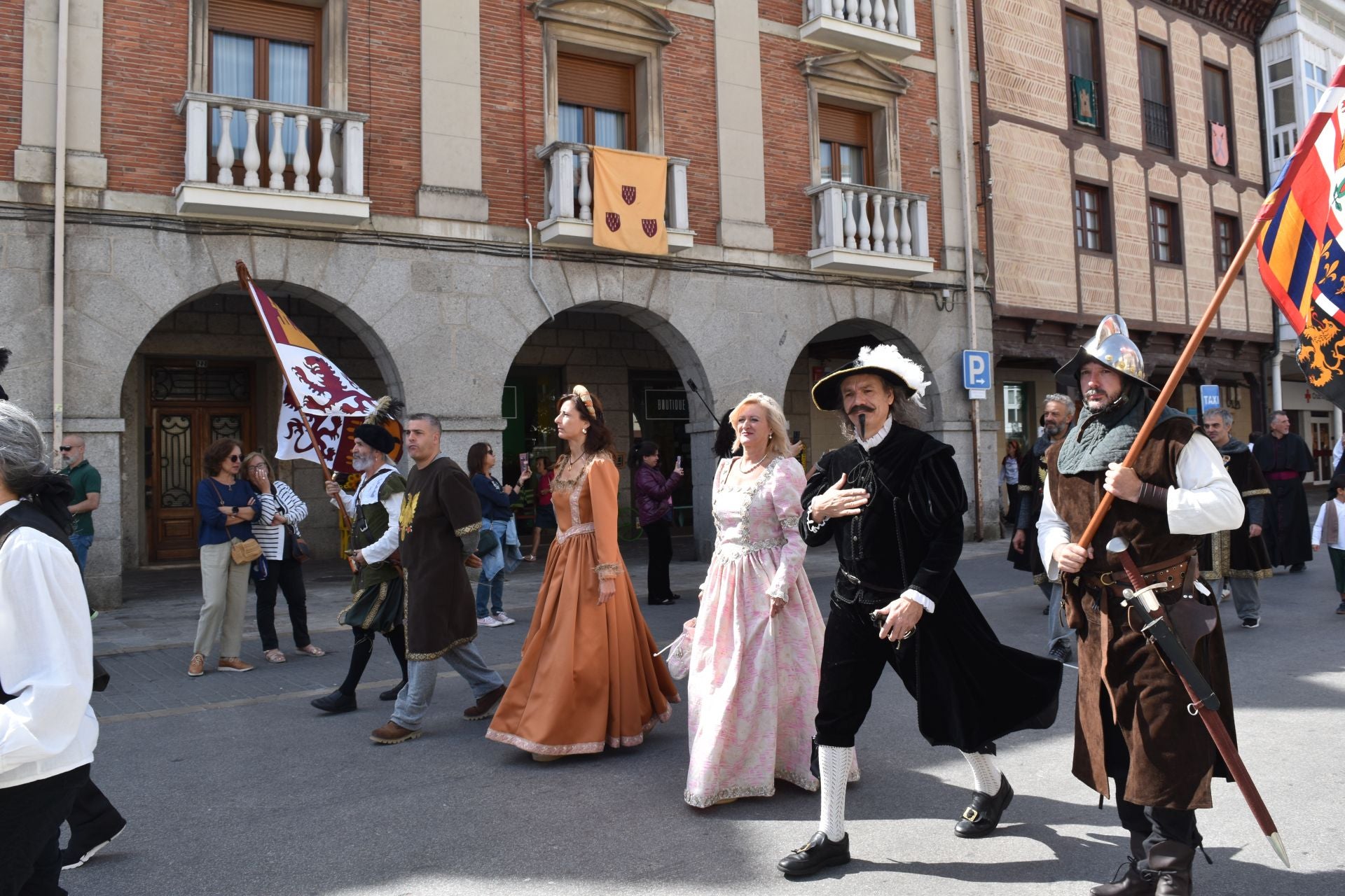 Carlos I y su hermana Leonor regresan a Aguilar de Campoo