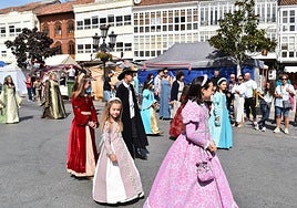 Carlos I y su hermana Leonor regresan a Aguilar de Campoo