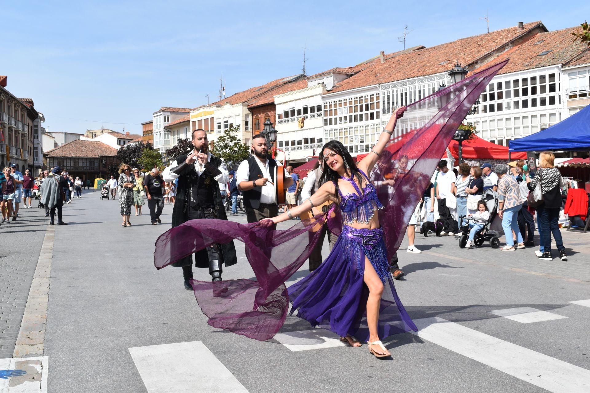 Carlos I y su hermana Leonor regresan a Aguilar de Campoo