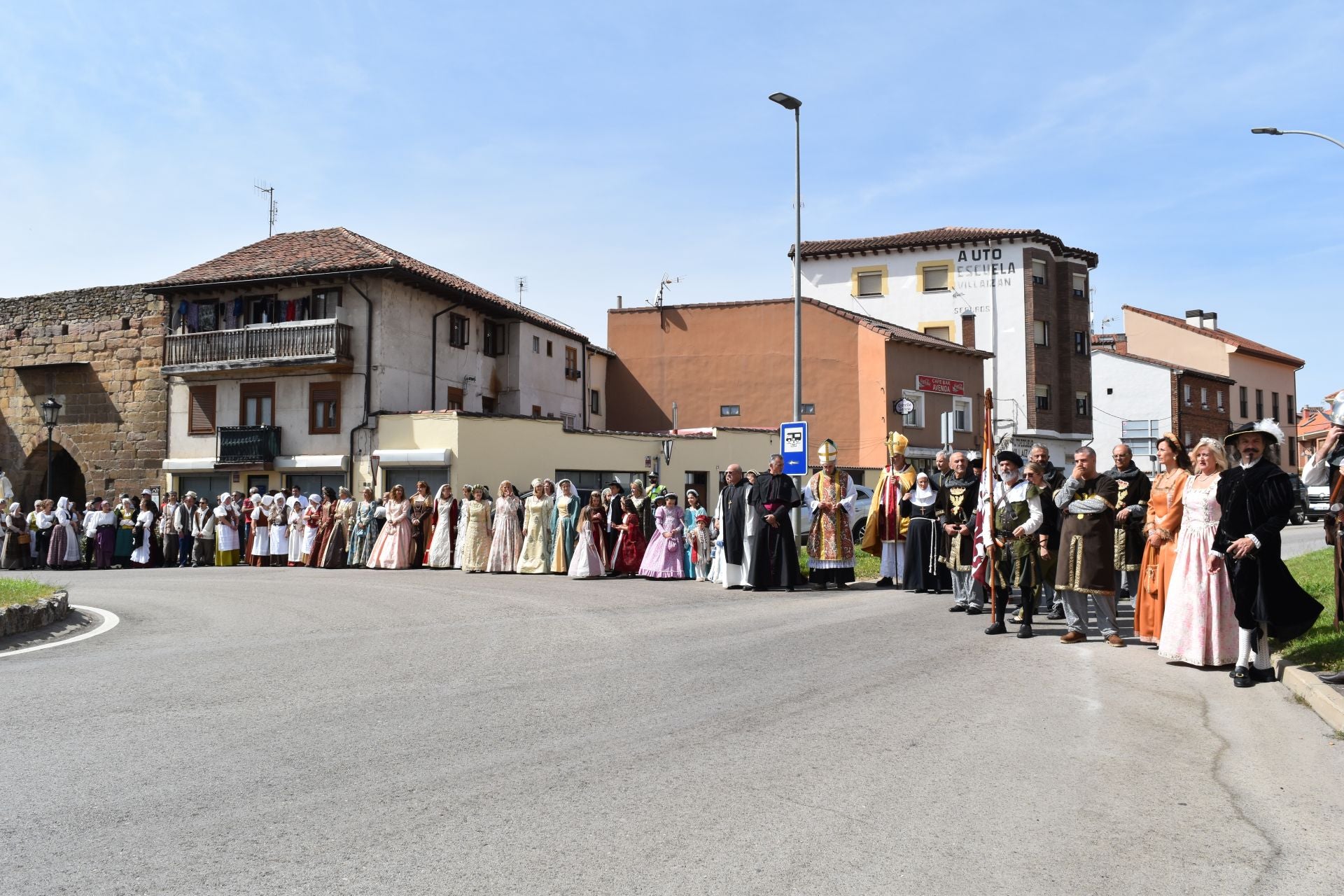 Carlos I y su hermana Leonor regresan a Aguilar de Campoo