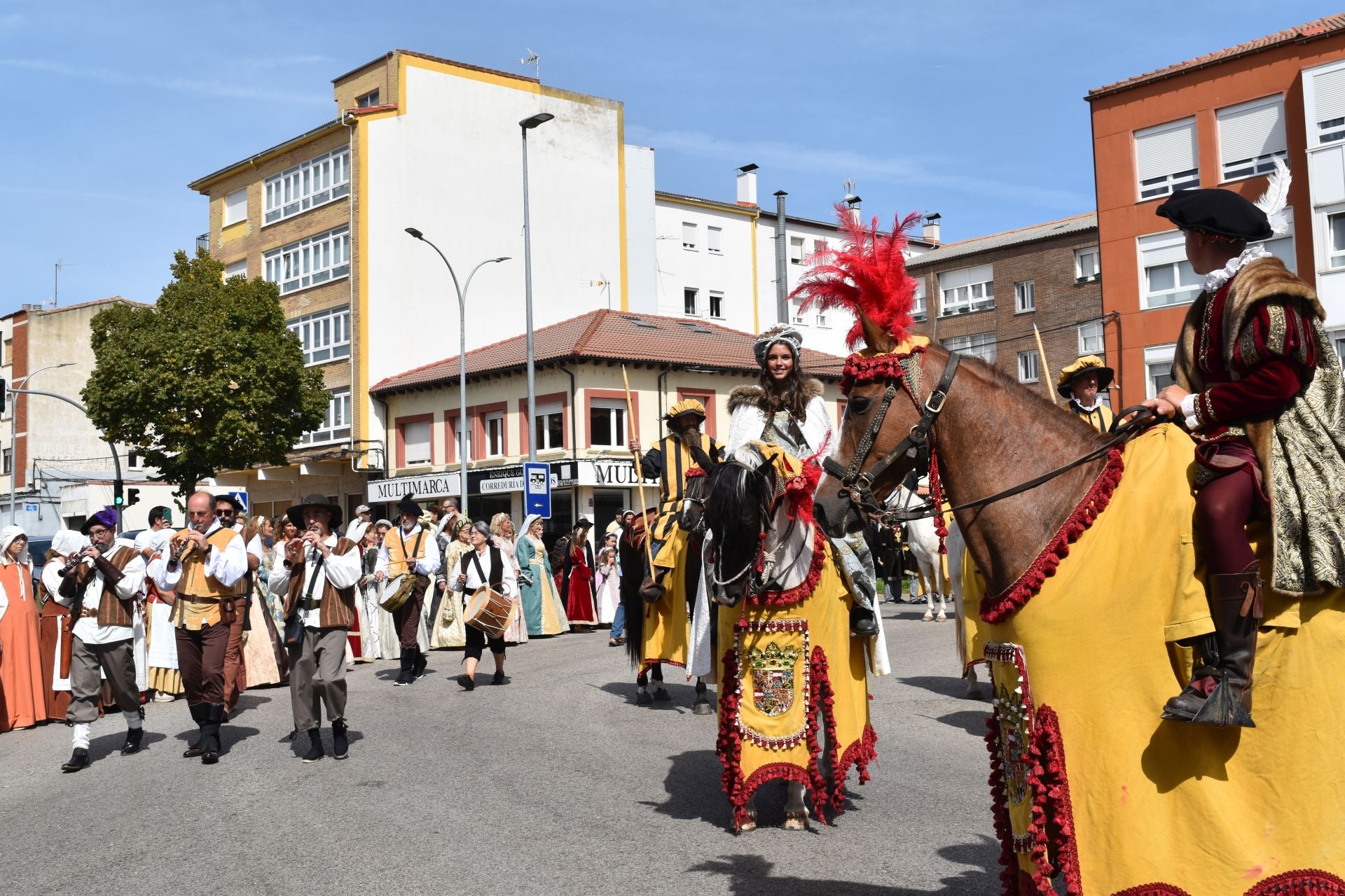 Carlos I y su hermana Leonor regresan a Aguilar de Campoo