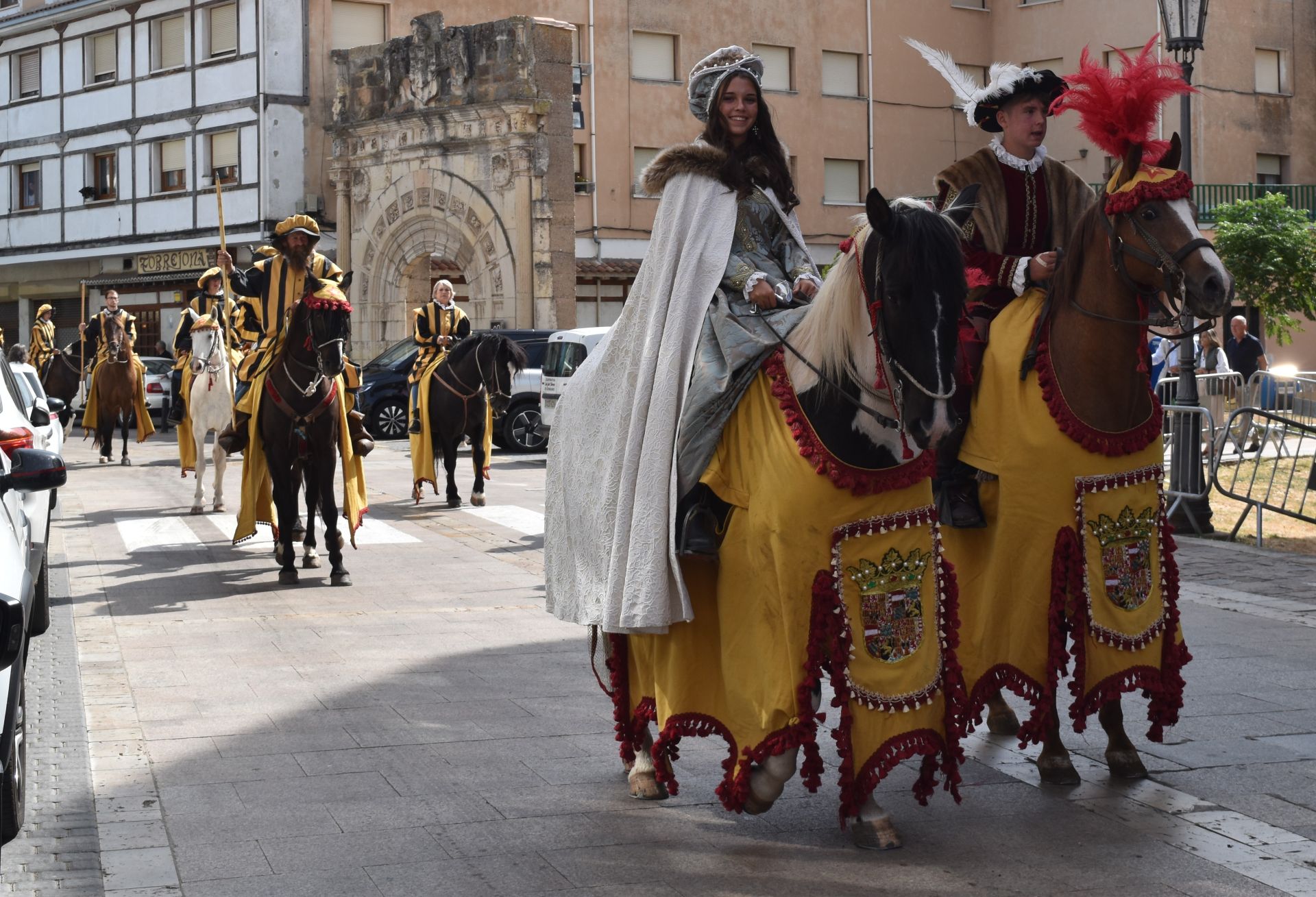 Carlos I y su hermana Leonor regresan a Aguilar de Campoo