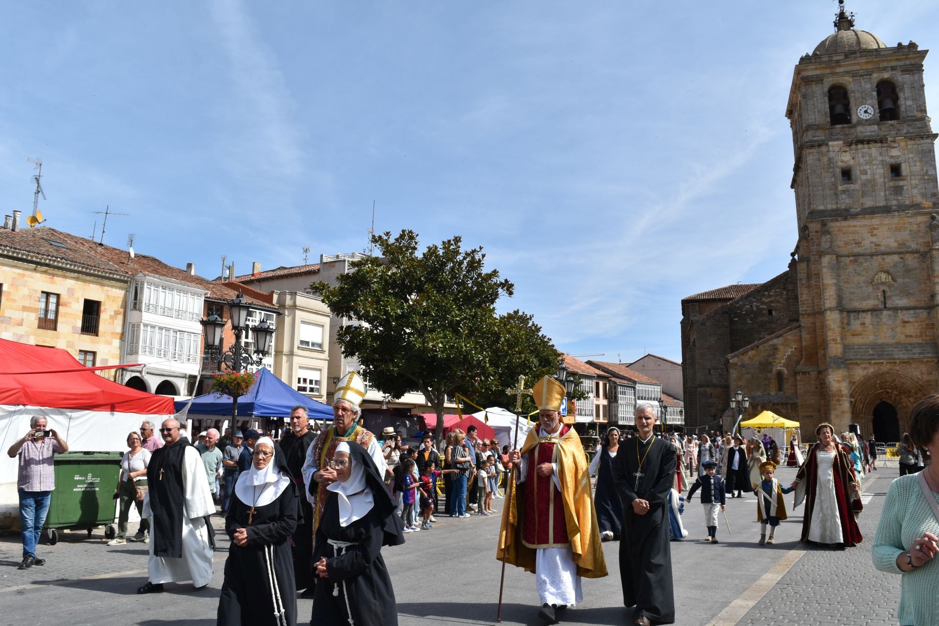 Carlos I y su hermana Leonor regresan a Aguilar de Campoo