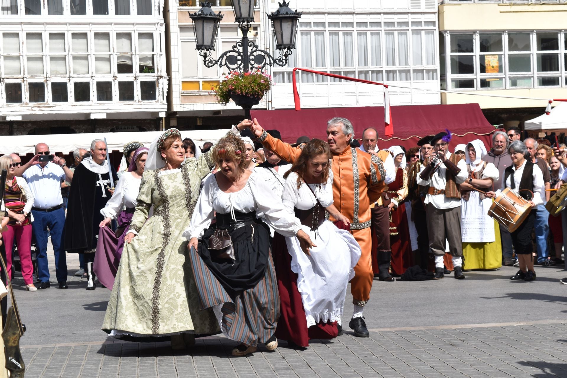 Carlos I y su hermana Leonor regresan a Aguilar de Campoo