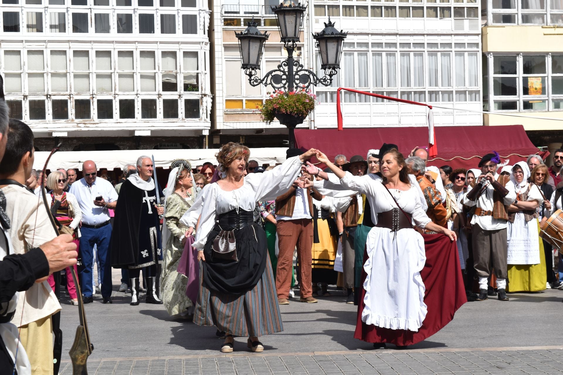 Carlos I y su hermana Leonor regresan a Aguilar de Campoo