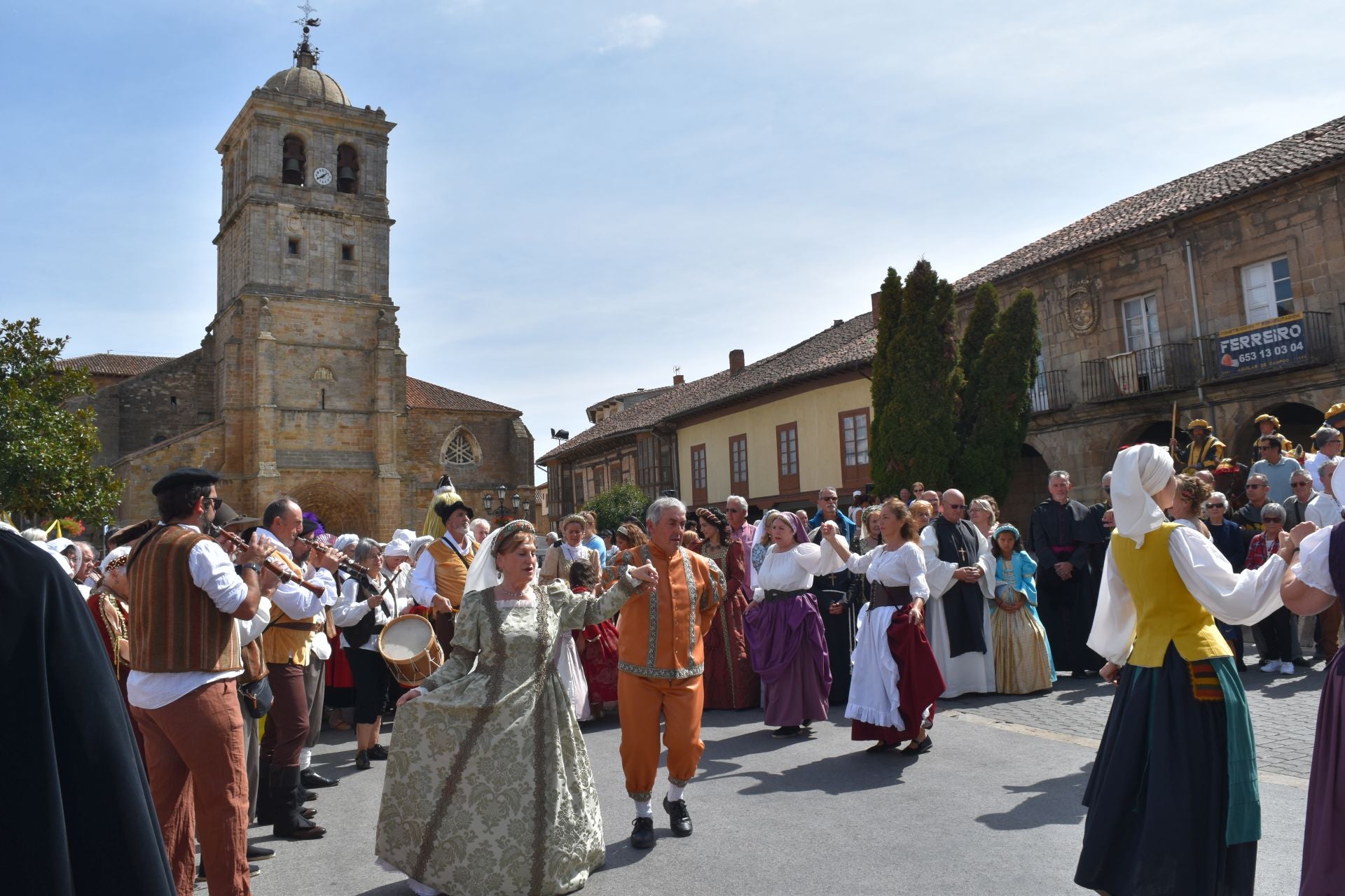 Carlos I y su hermana Leonor regresan a Aguilar de Campoo