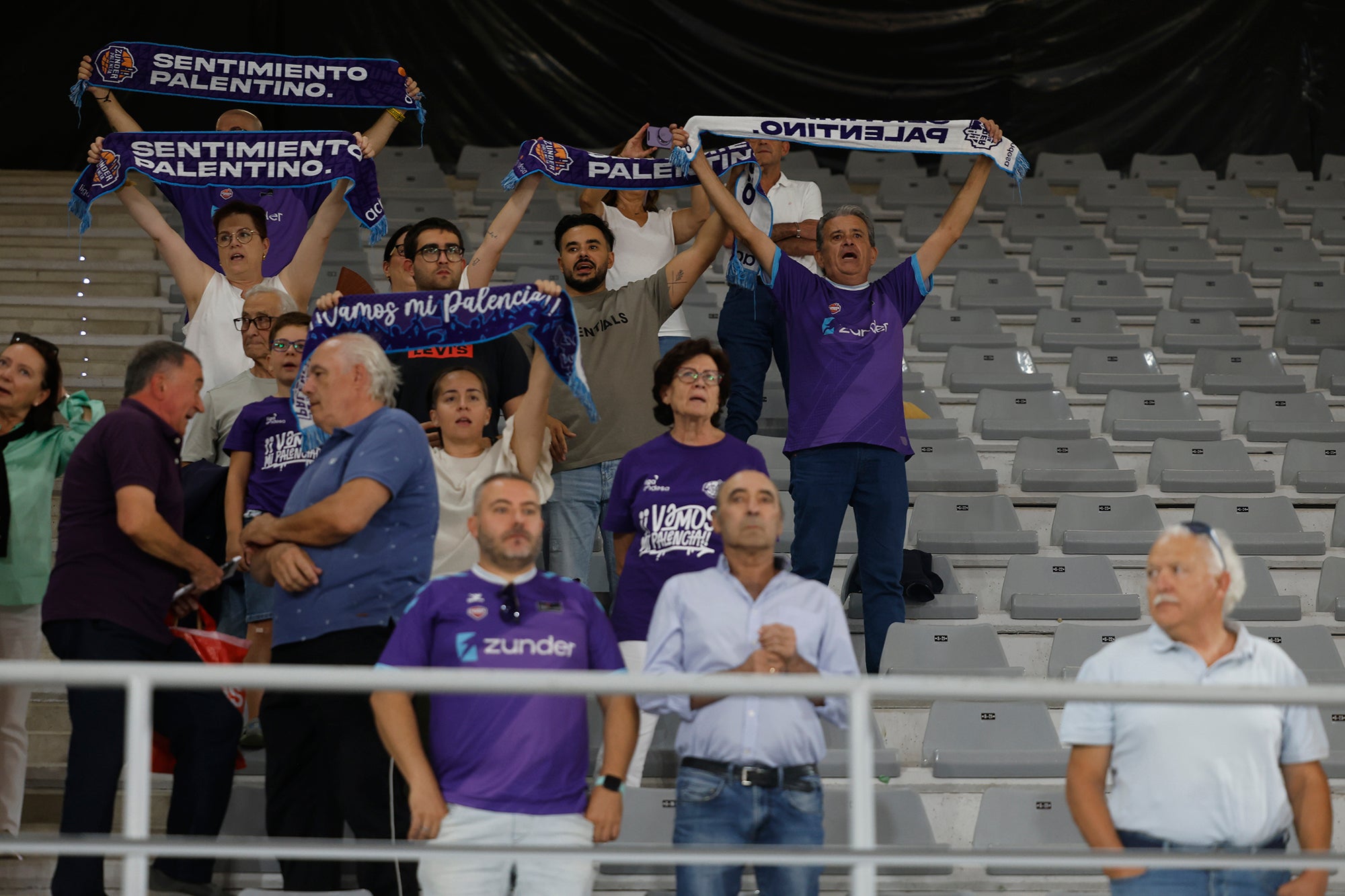 Búscate en las gradas de la final de la Copa Castilla y León de Baloncesto