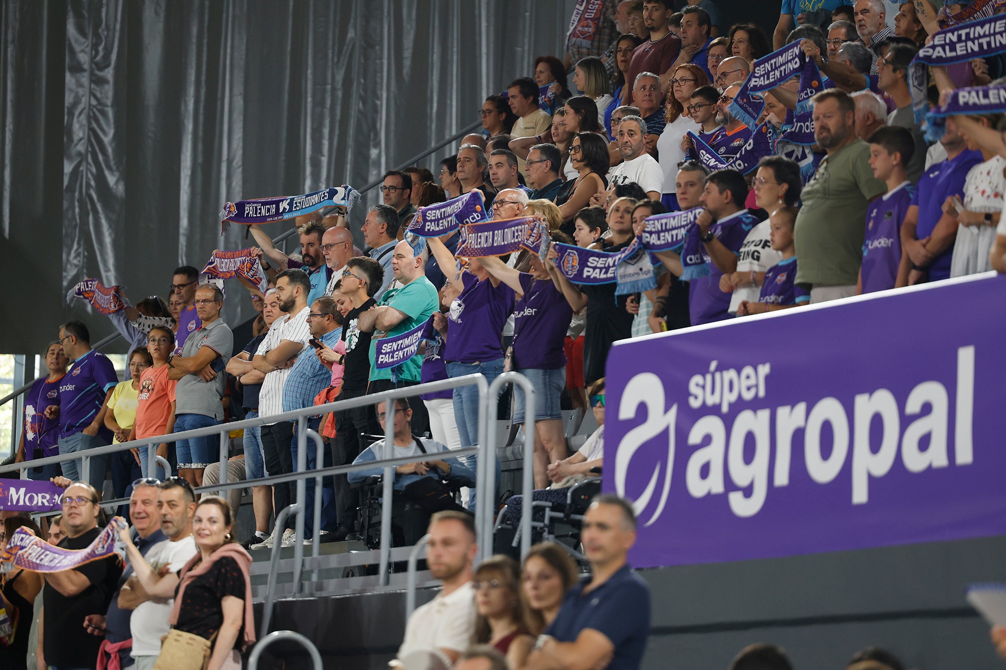 Búscate en las gradas de la final de la Copa Castilla y León de Baloncesto