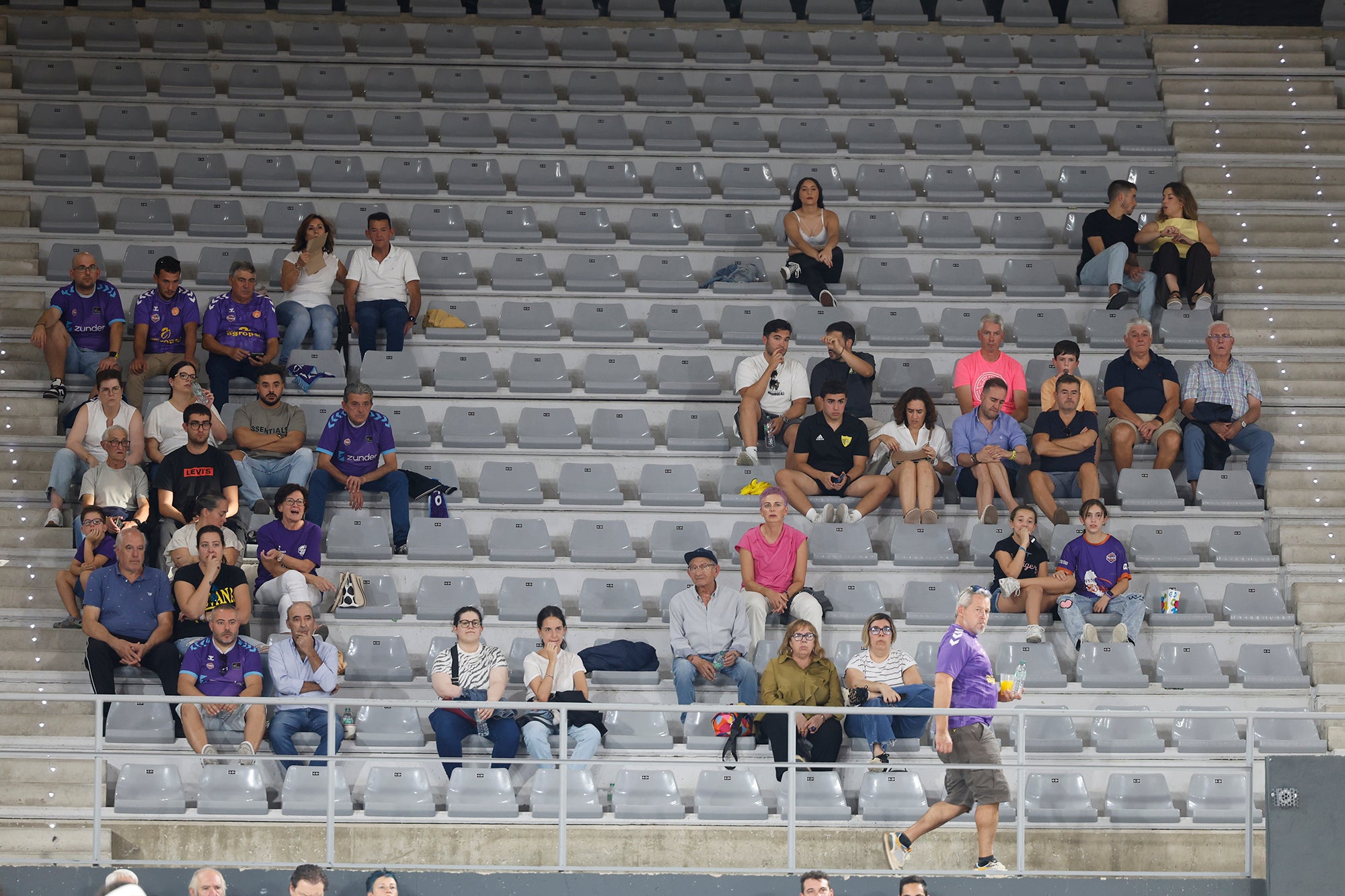 Búscate en las gradas de la final de la Copa Castilla y León de Baloncesto
