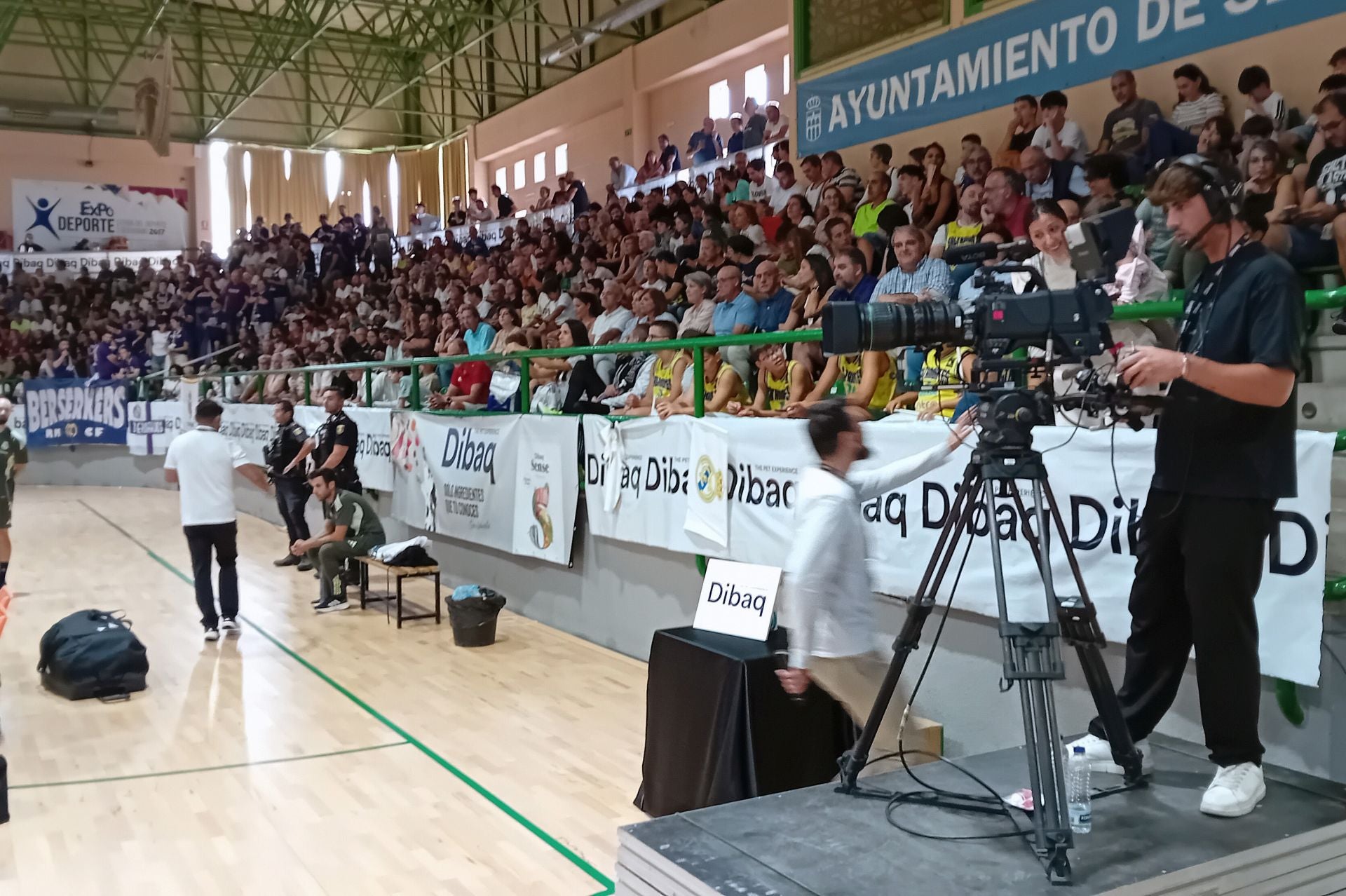 Fotos del partido de baloncesto entre el Madrid y Zaragoza en Segovia