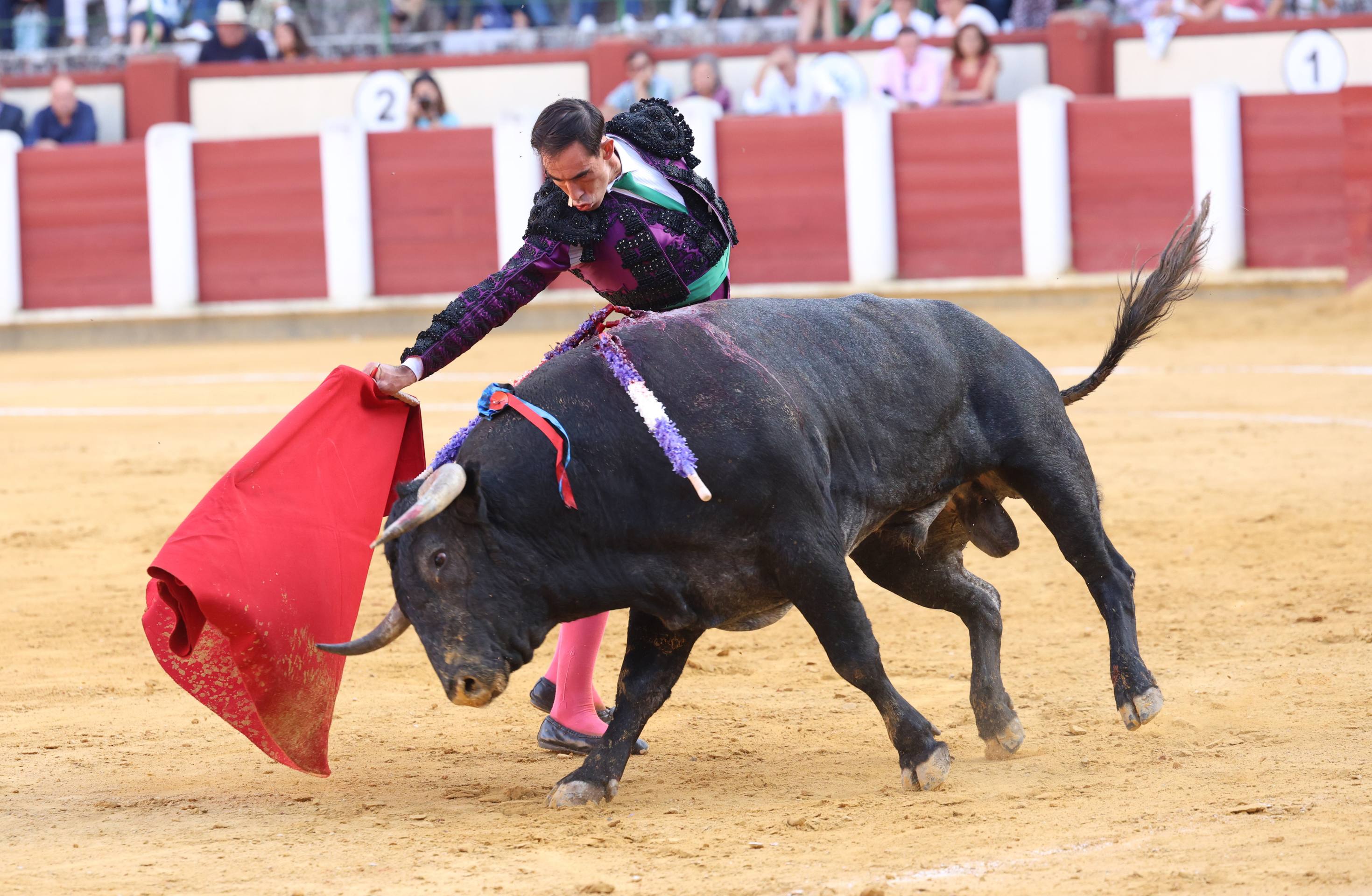 La corrida de toros de Uceda Leal, Jiménez Fortes y Rufo, en imágenes