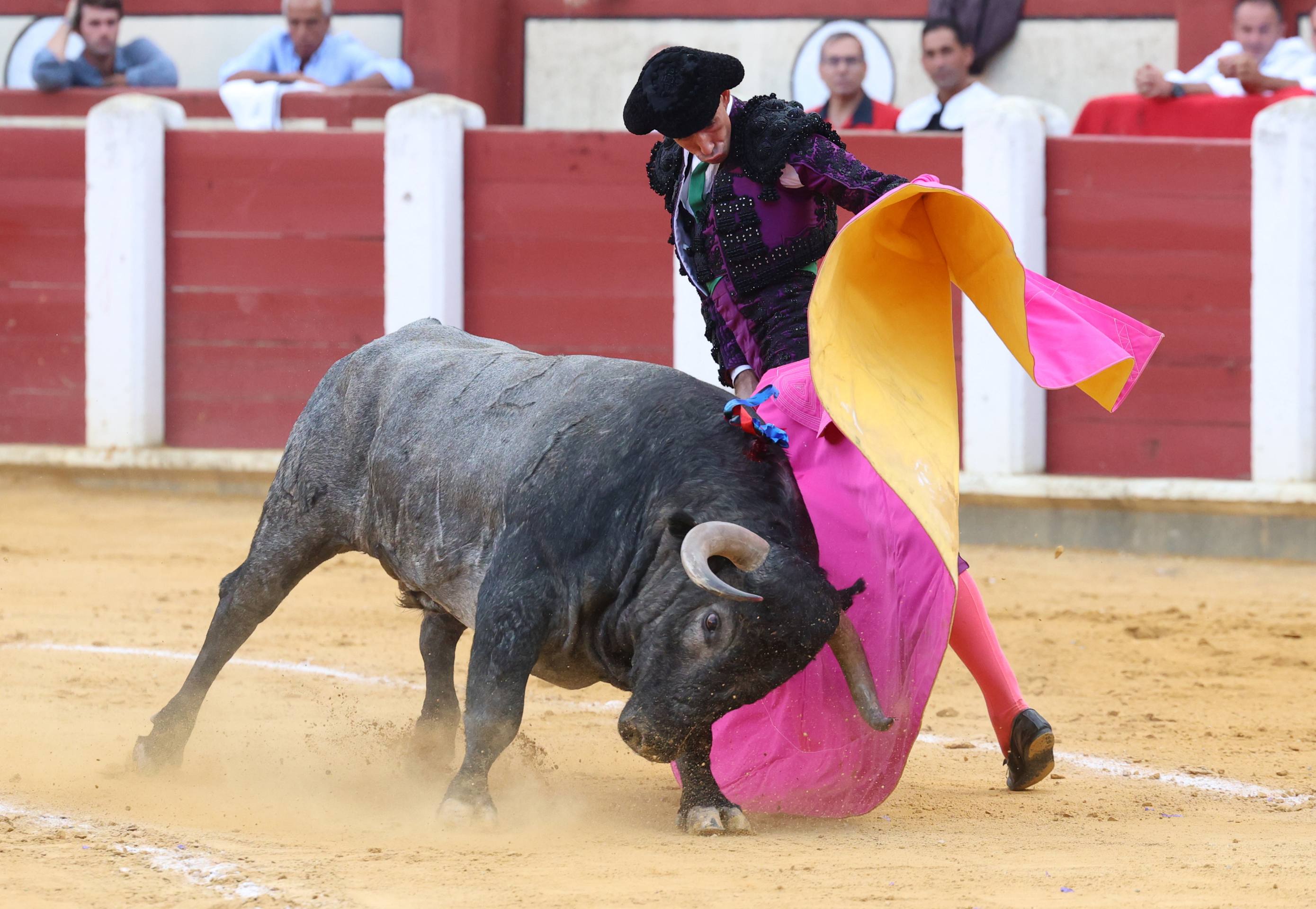 La corrida de toros de Uceda Leal, Jiménez Fortes y Rufo, en imágenes
