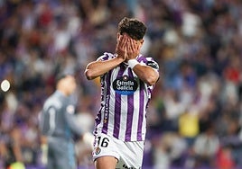 Maroto rompe a llorar tras su primer gol con el primer equipo.