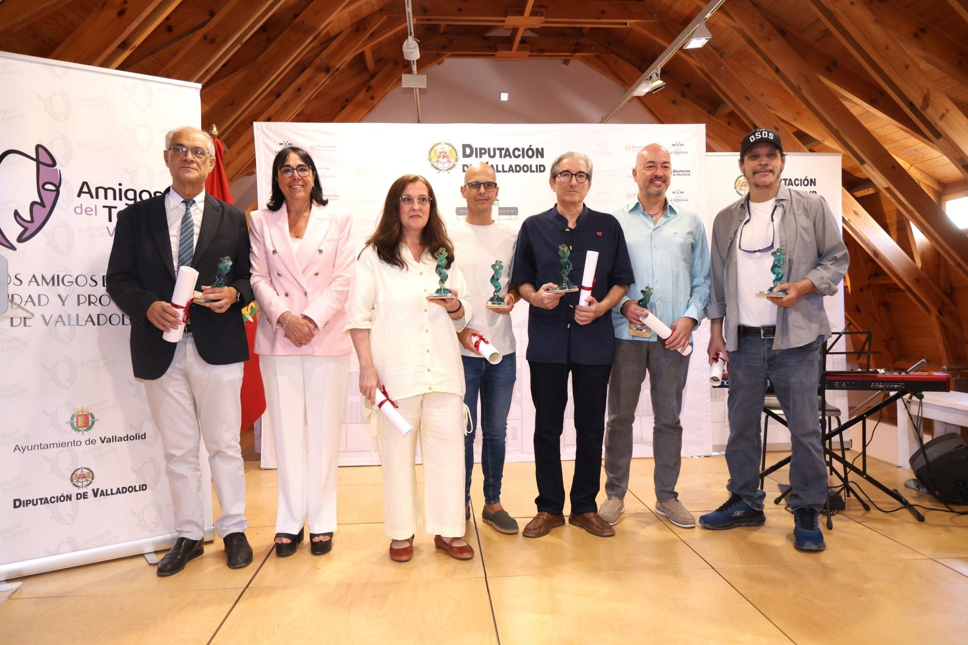 Desde la izquierda, Germán Vega, Myriam Martín, Pepa Pedroche, Manuel Requejo, Juan Manuel Pérez, Joaquín Sancho y S. Peris-Mencheta.