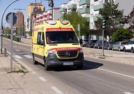 Imagen de archivo de una ambulancia del 112.