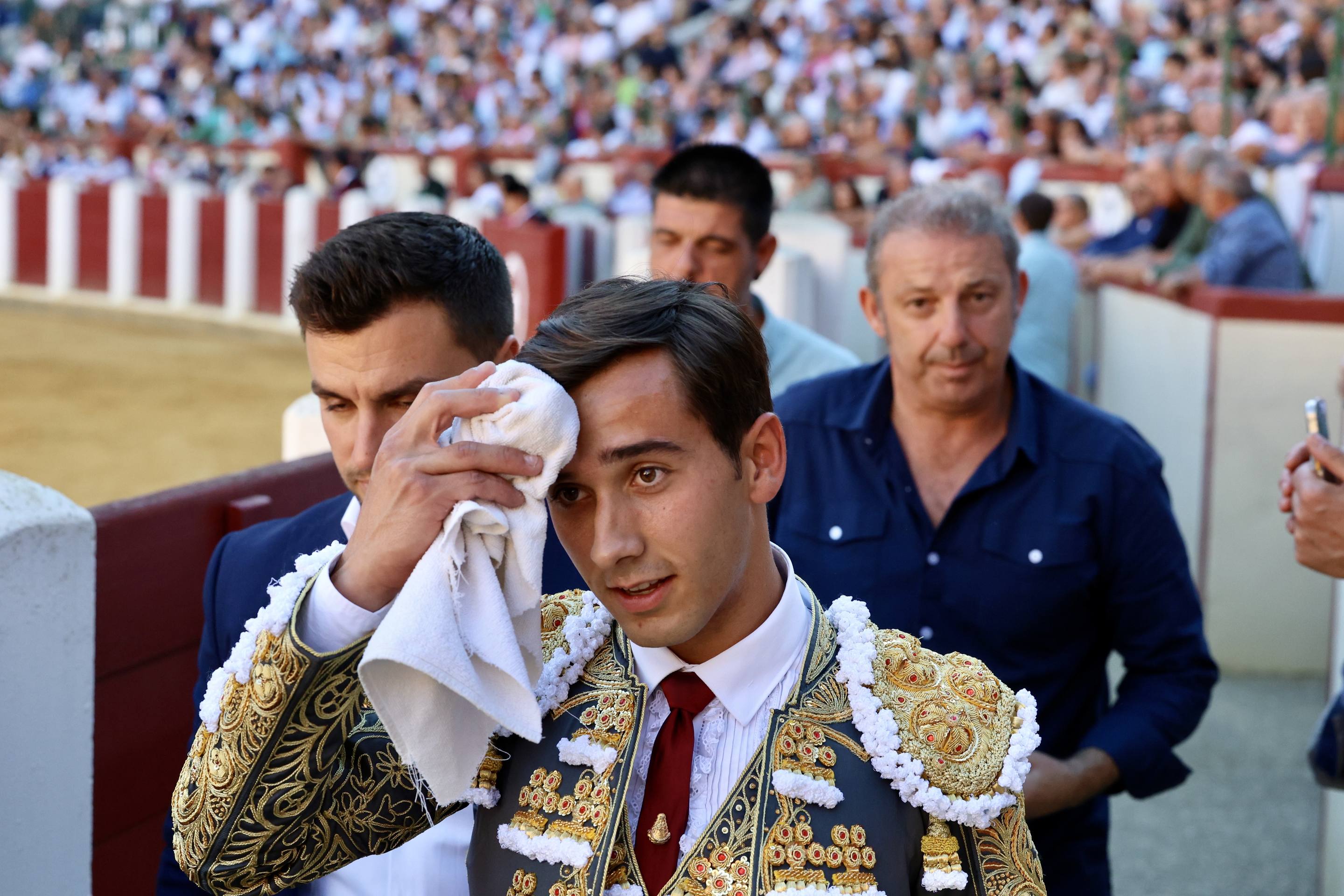 La corrida de El Fandi, Escribano e Ismael Martín, en imágenes
