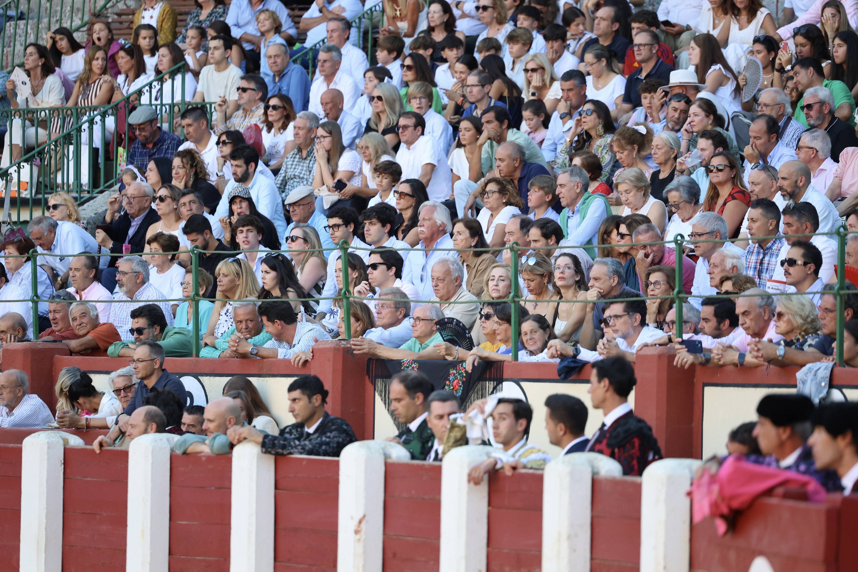 La corrida de El Fandi, Escribano e Ismael Martín, en imágenes