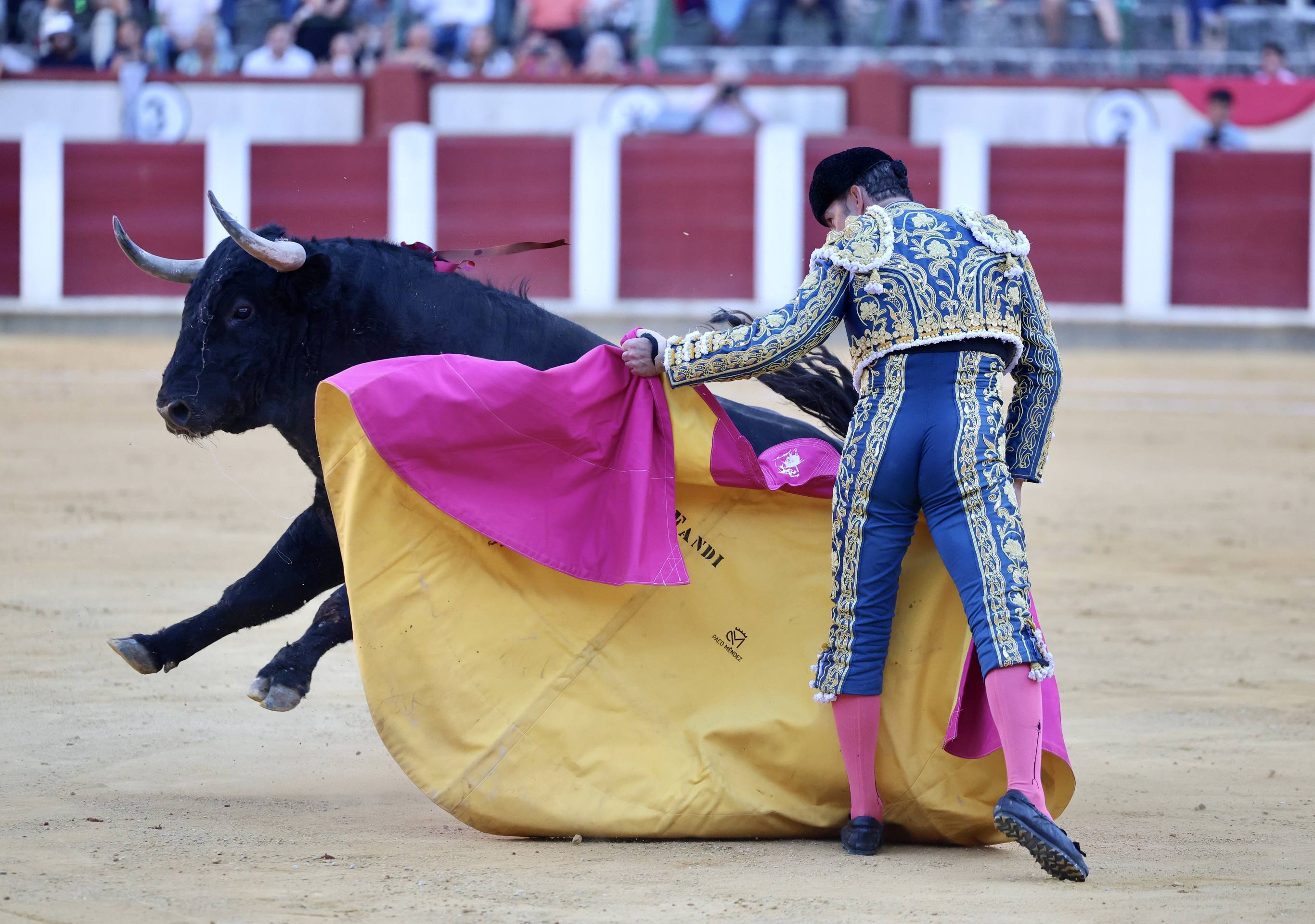 La corrida de El Fandi, Escribano e Ismael Martín, en imágenes