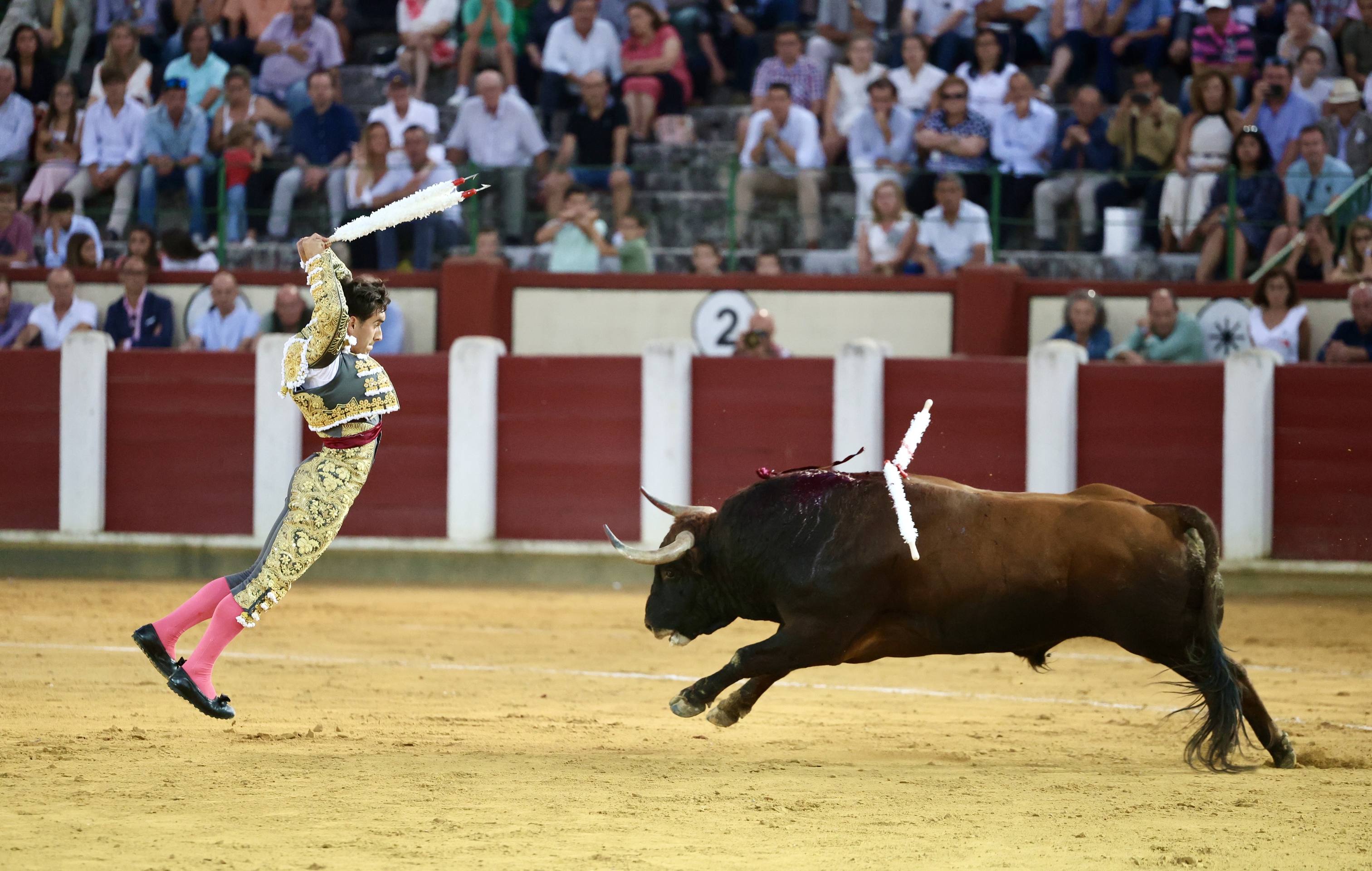 La corrida de El Fandi, Escribano e Ismael Martín, en imágenes