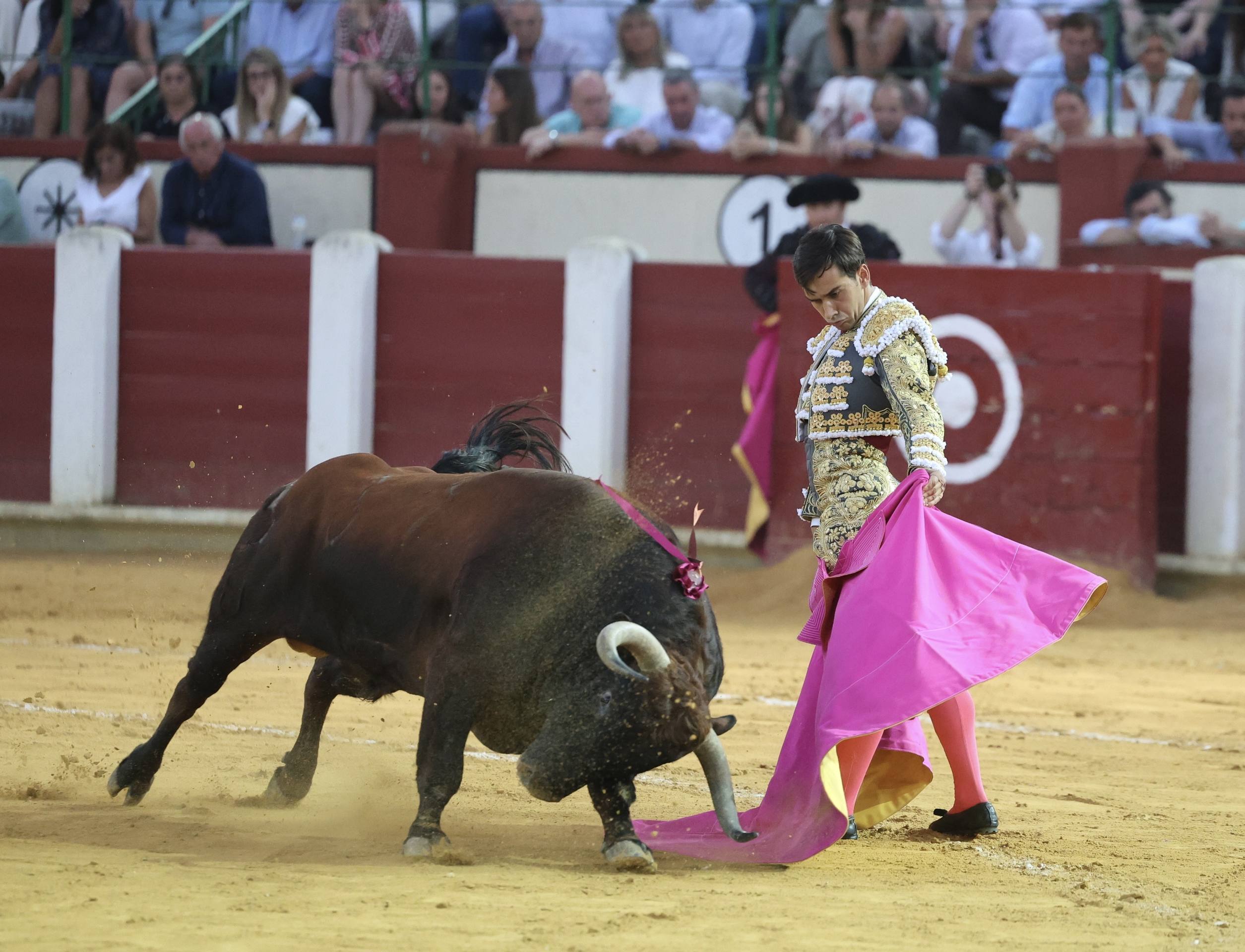 La corrida de El Fandi, Escribano e Ismael Martín, en imágenes