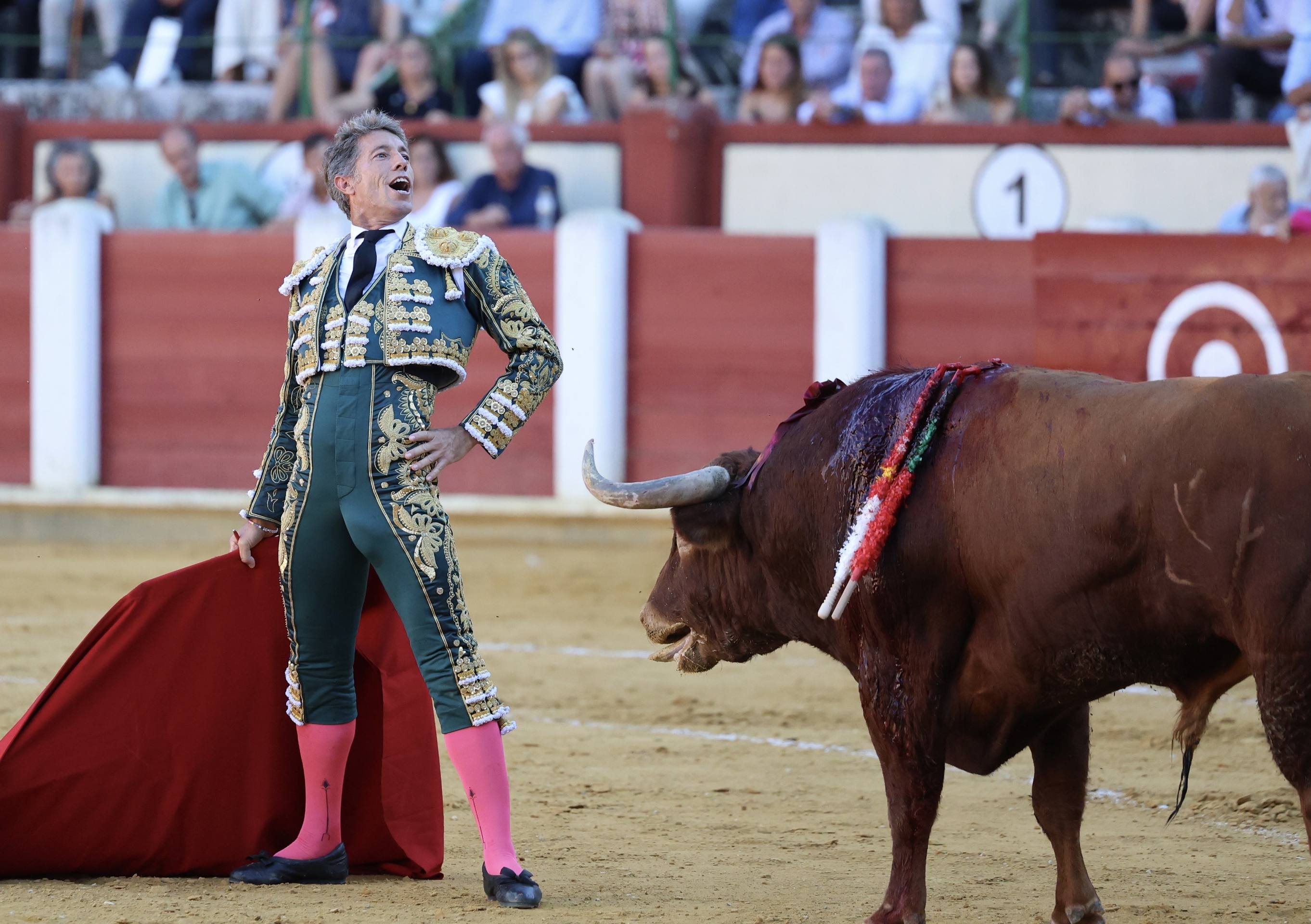 La corrida de El Fandi, Escribano e Ismael Martín, en imágenes