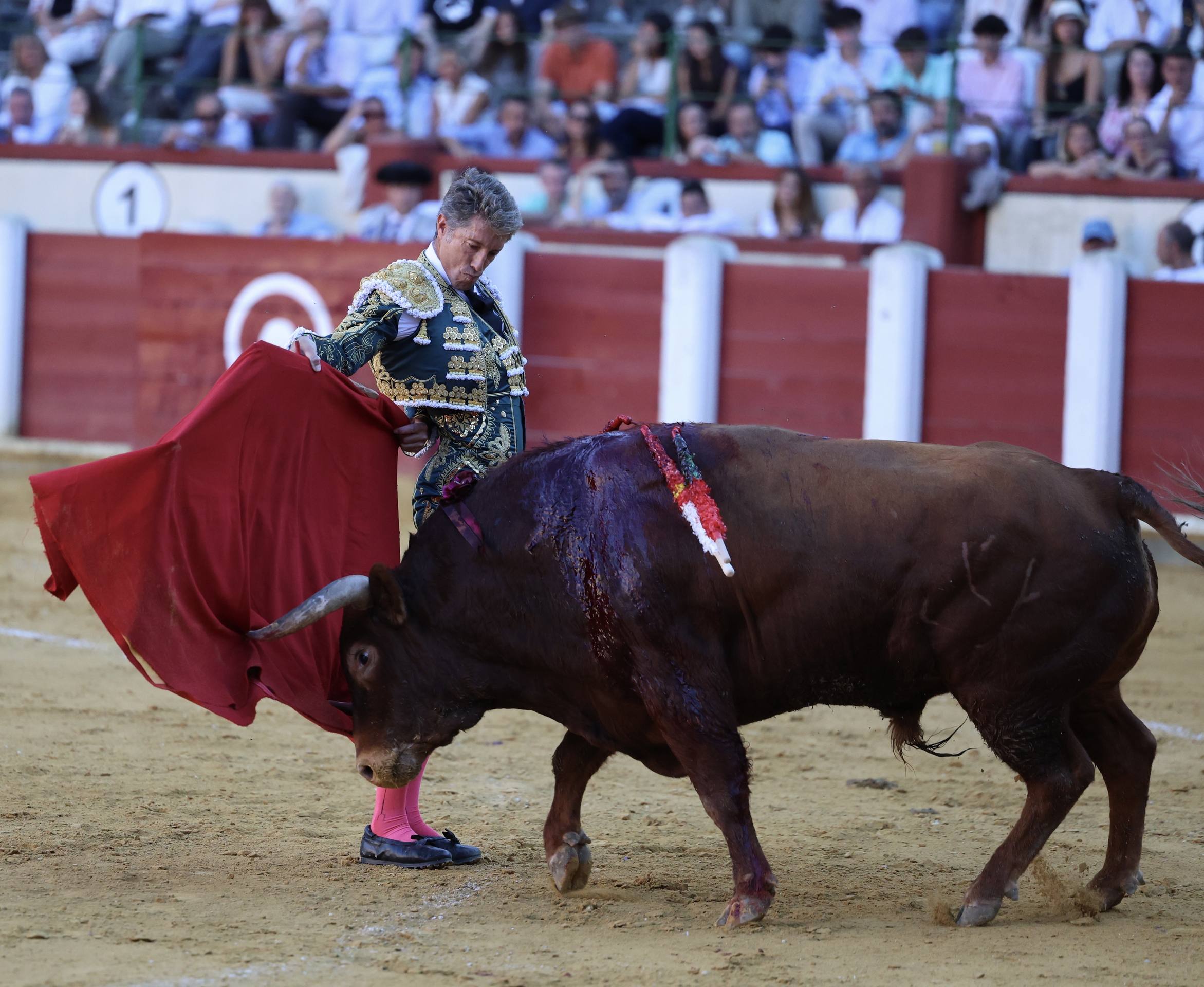 La corrida de El Fandi, Escribano e Ismael Martín, en imágenes