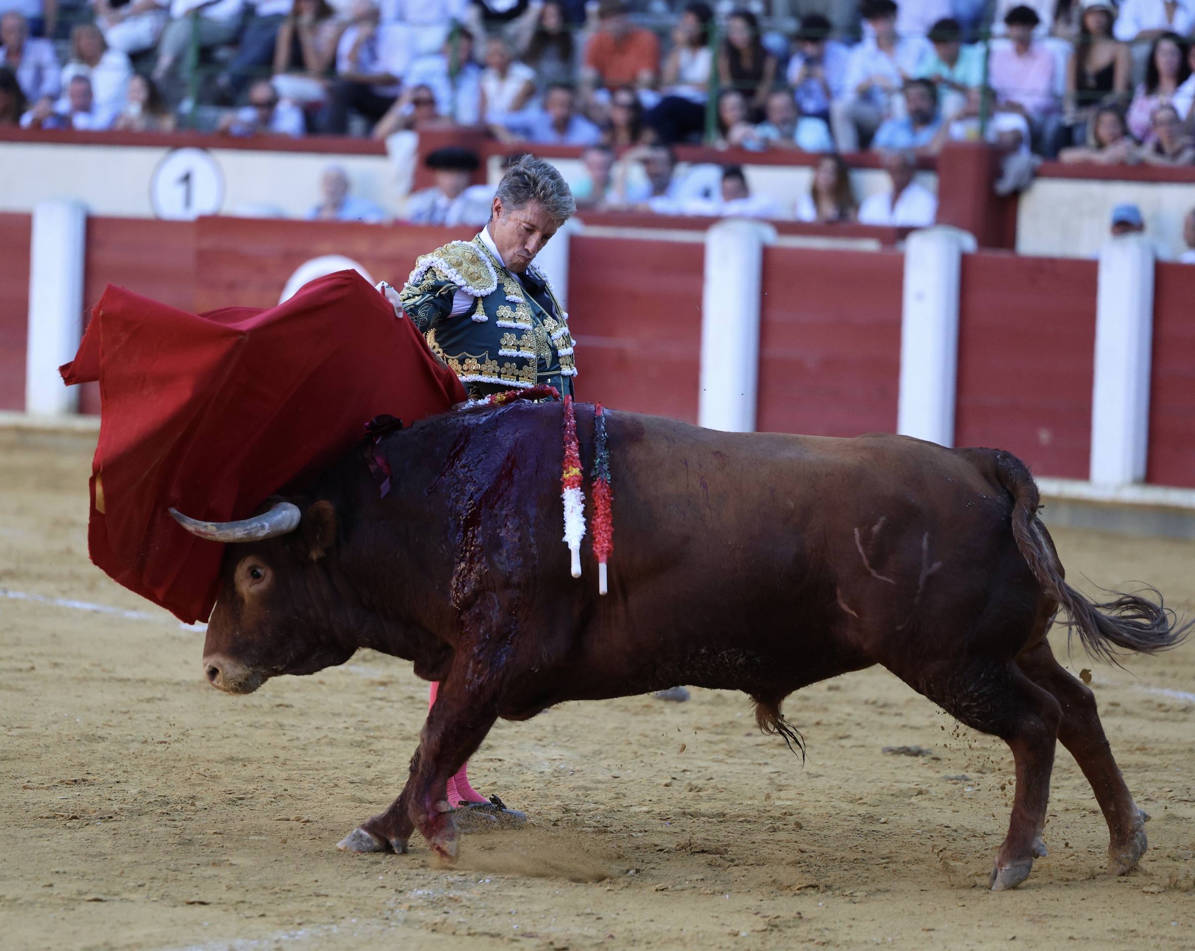 La corrida de El Fandi, Escribano e Ismael Martín, en imágenes