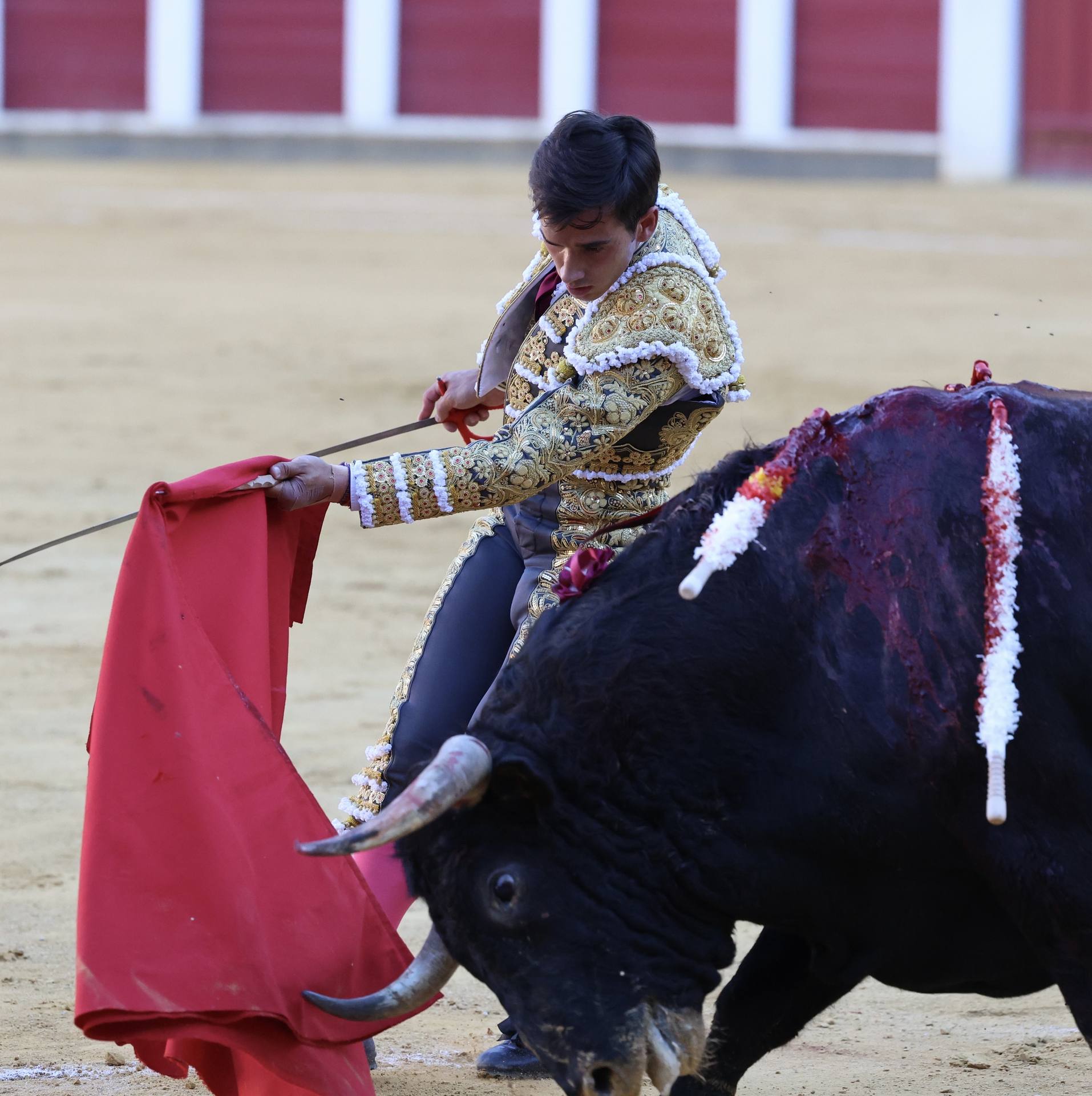 La corrida de El Fandi, Escribano e Ismael Martín, en imágenes