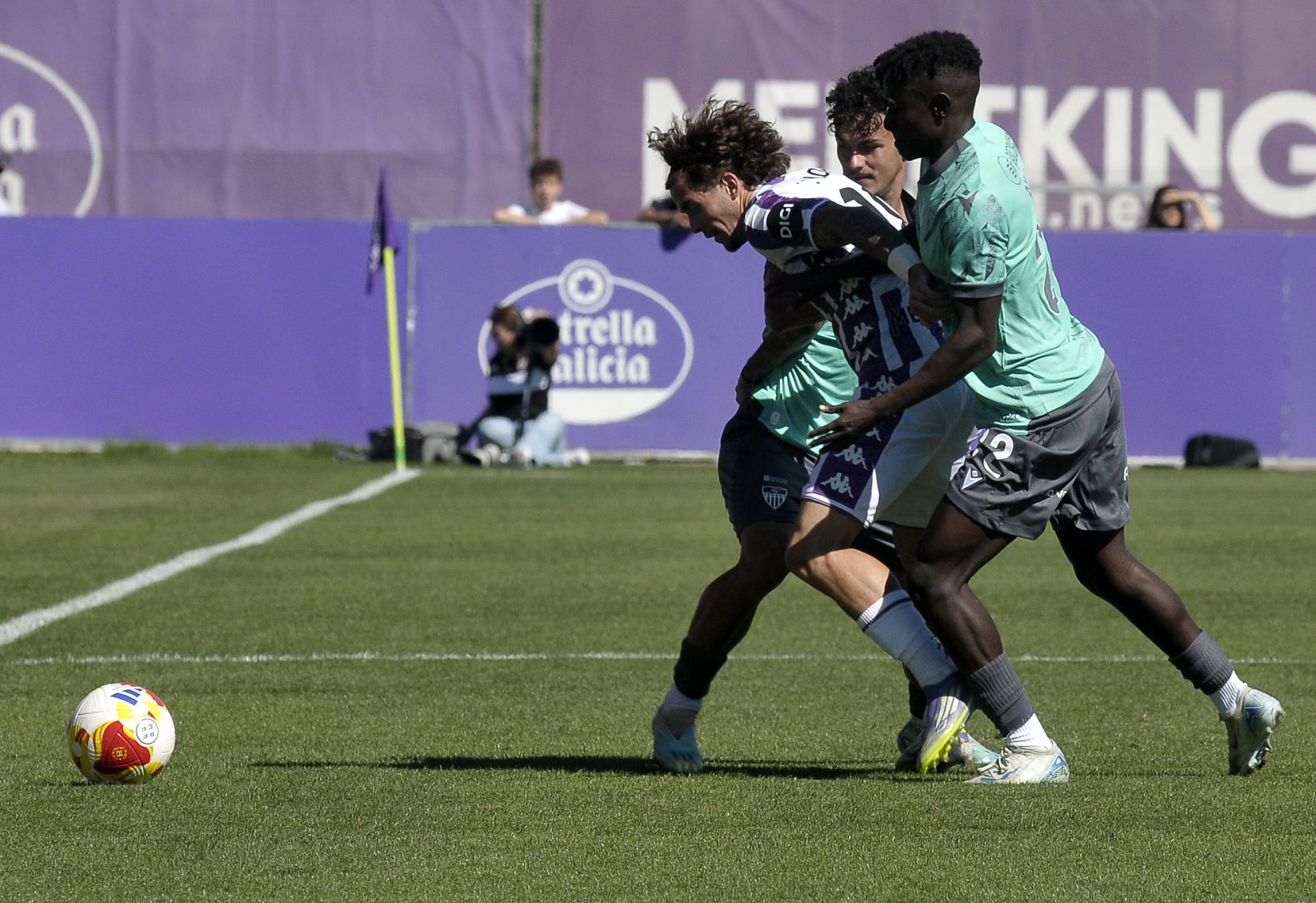Fotos del partido entre la Segoviana y el Valladolid B