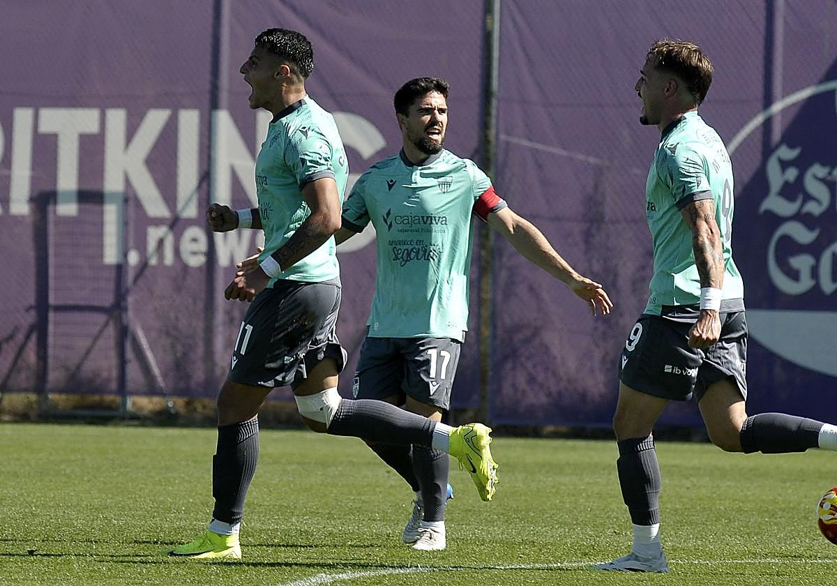 Fotos del partido entre la Segoviana y el Valladolid B