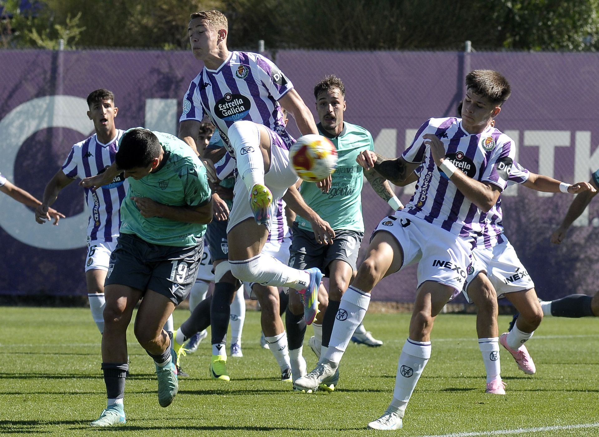 Fotos del partido entre la Segoviana y el Valladolid B