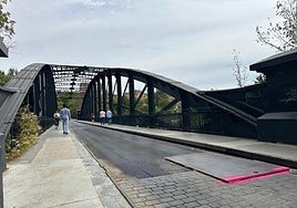 El Puente Colgante de Valladolid estará este martes cerrado al tráfico para reparar la calzada.