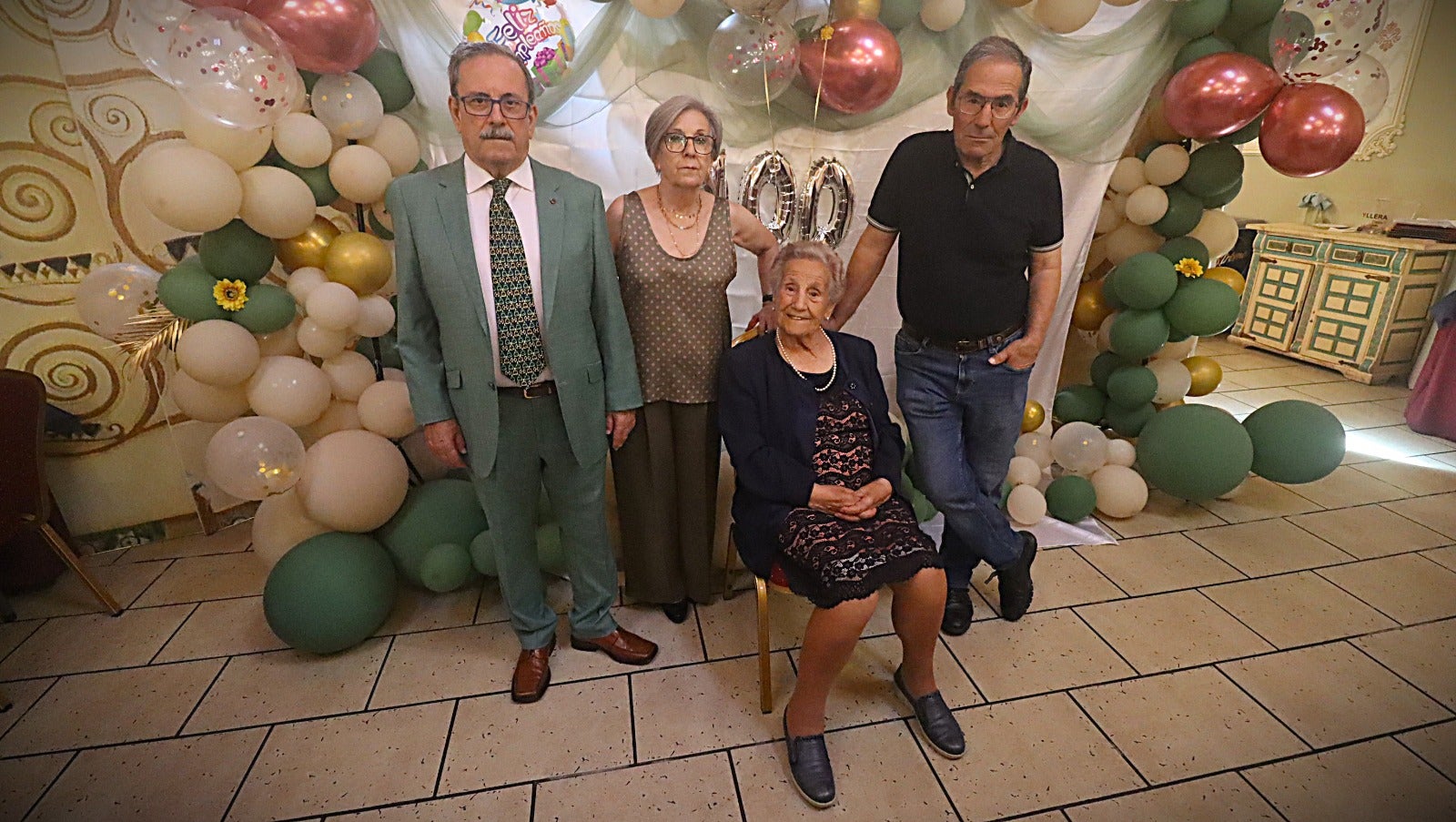 Así celebró la riosecana María Milán su siglo de vida