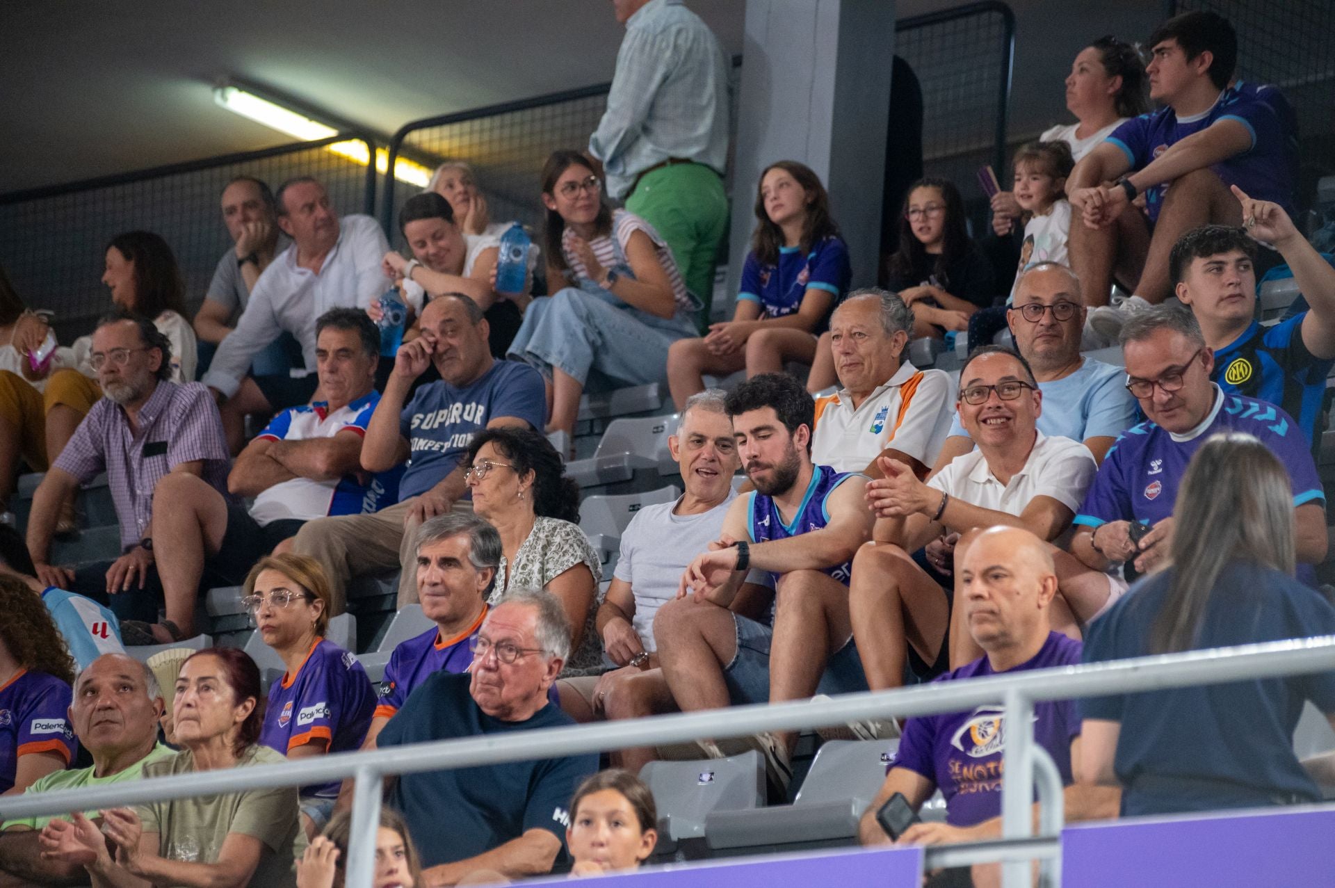 Búscate en las gradas del Súper Agropal Palencia-UEMC Valladolid