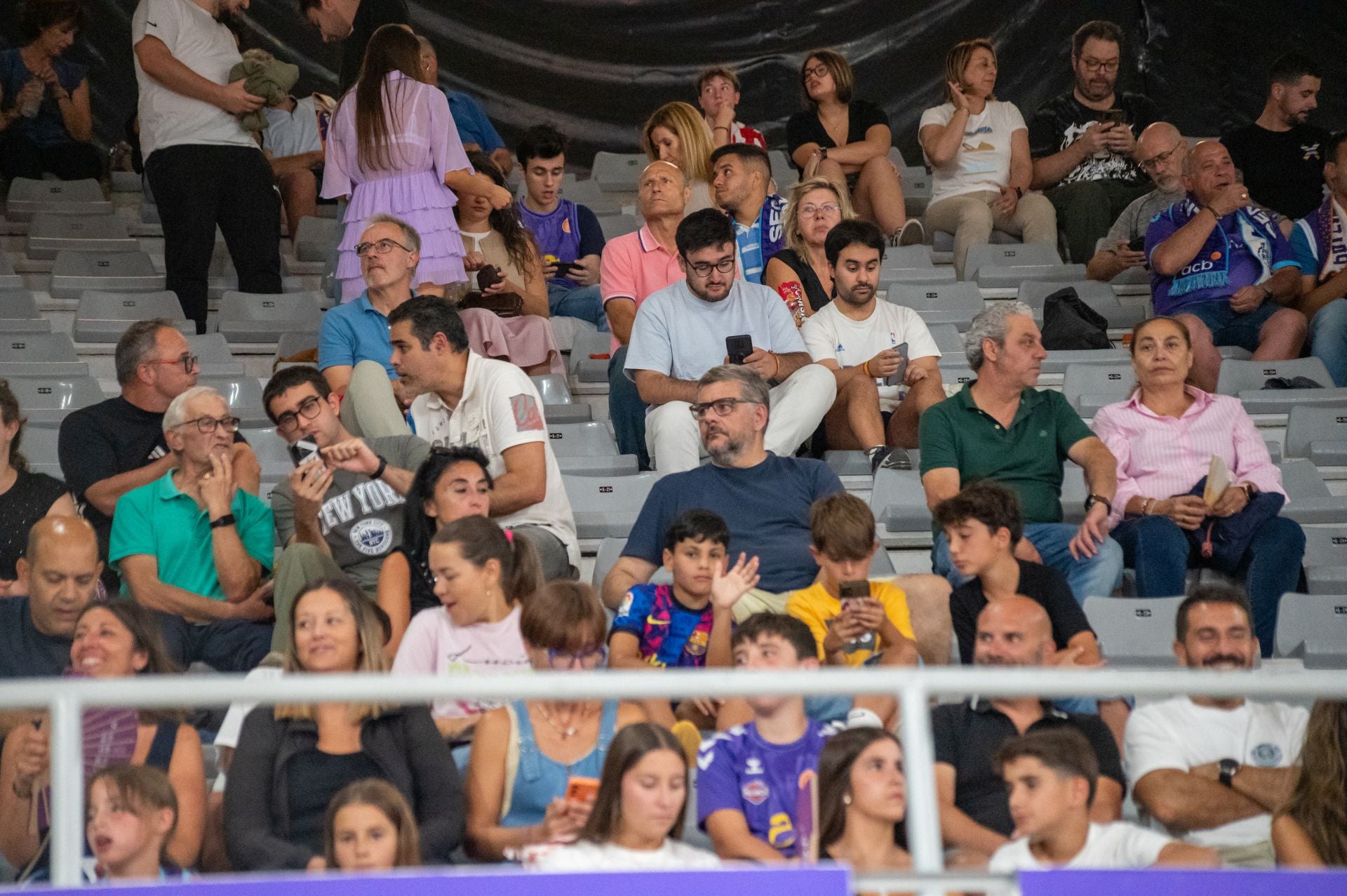 Búscate en las gradas del Súper Agropal Palencia-UEMC Valladolid