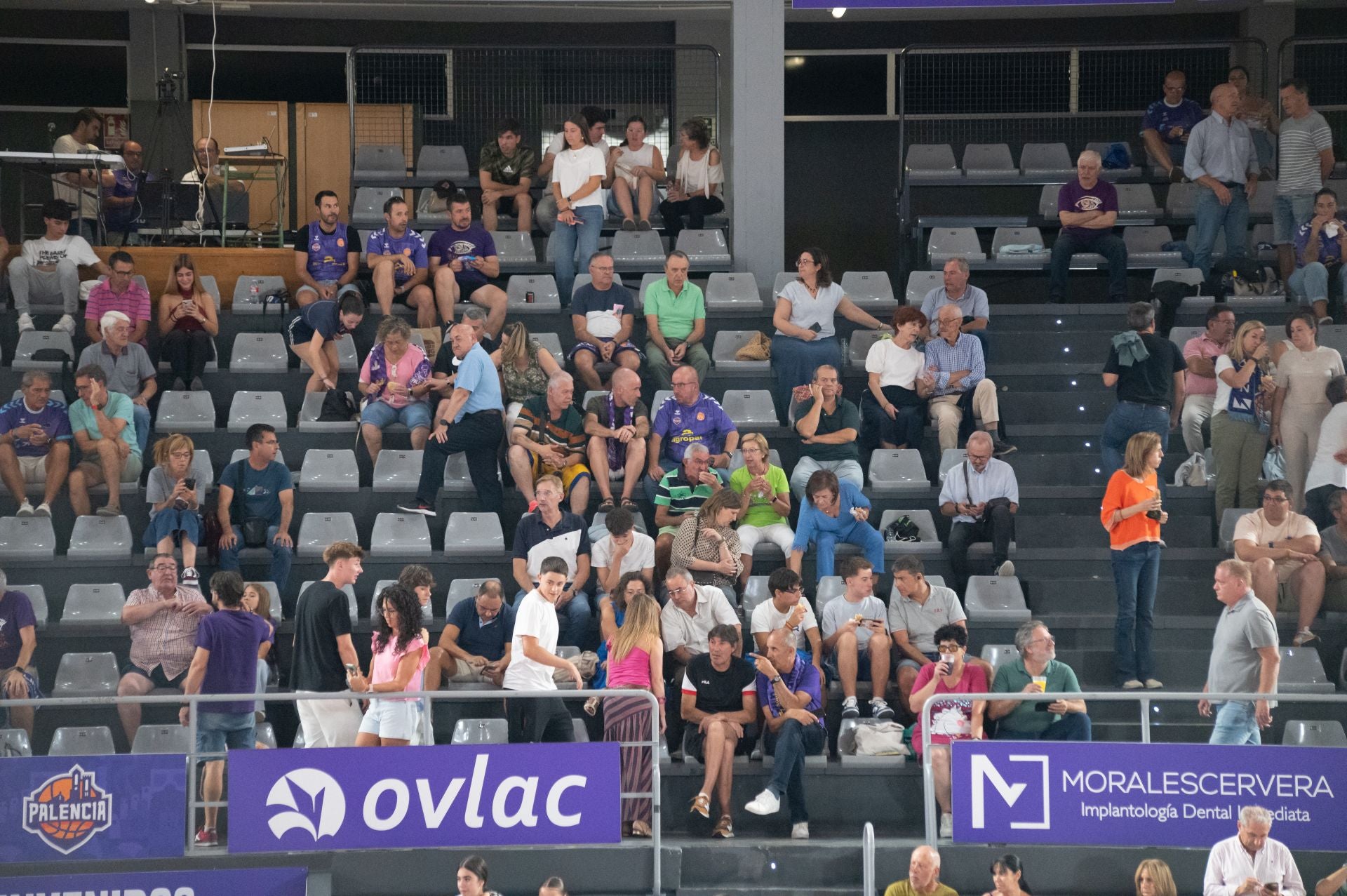 Búscate en las gradas del Súper Agropal Palencia-UEMC Valladolid