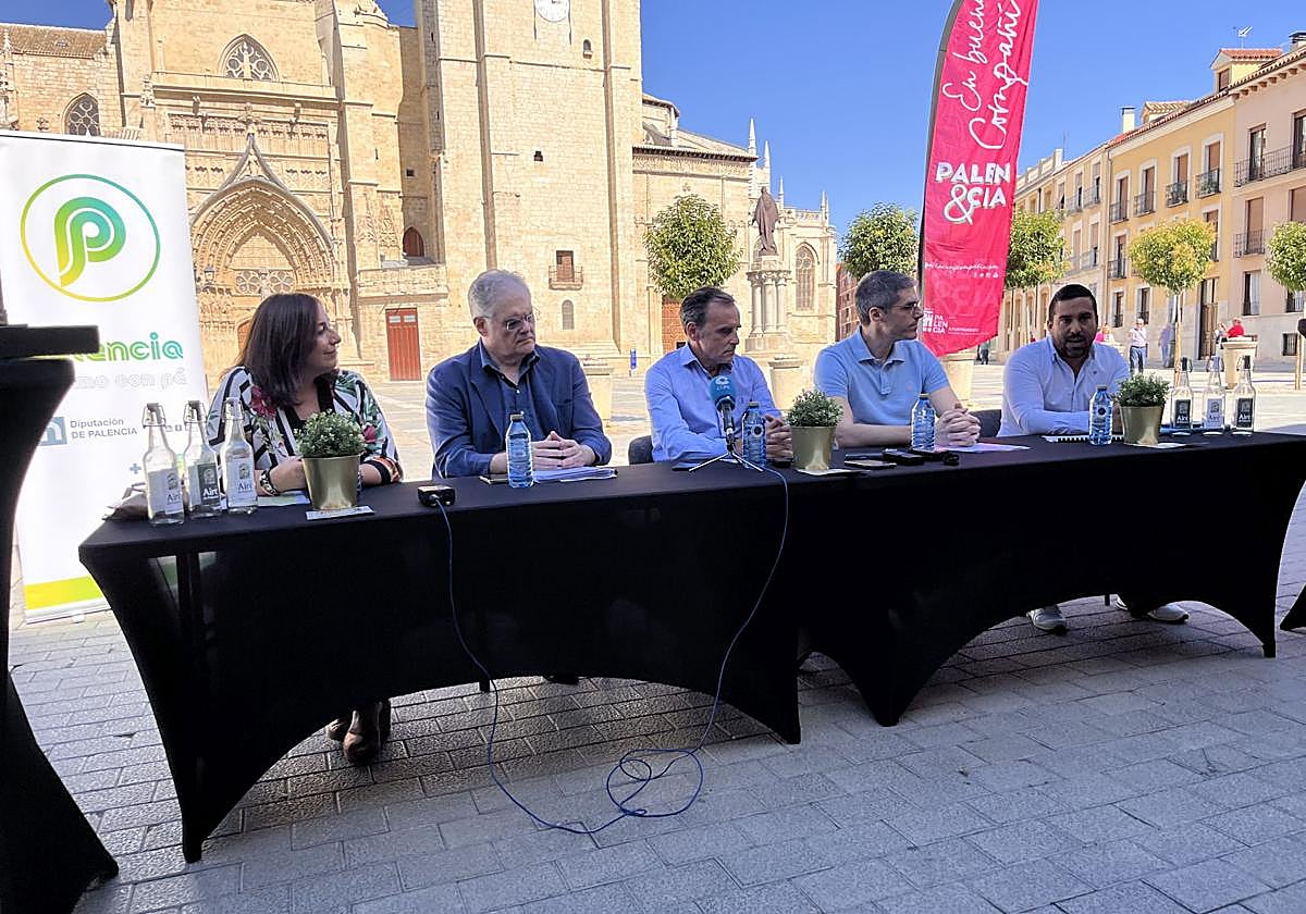 Presentación de Tourfacyl en la plaza de la Inmaculada.