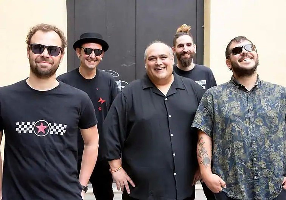 Integrantes del grupo Benito Kamelas.