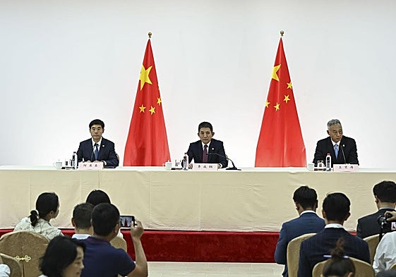 Un momento de la rueda de prensa de miembros de la delegación china.