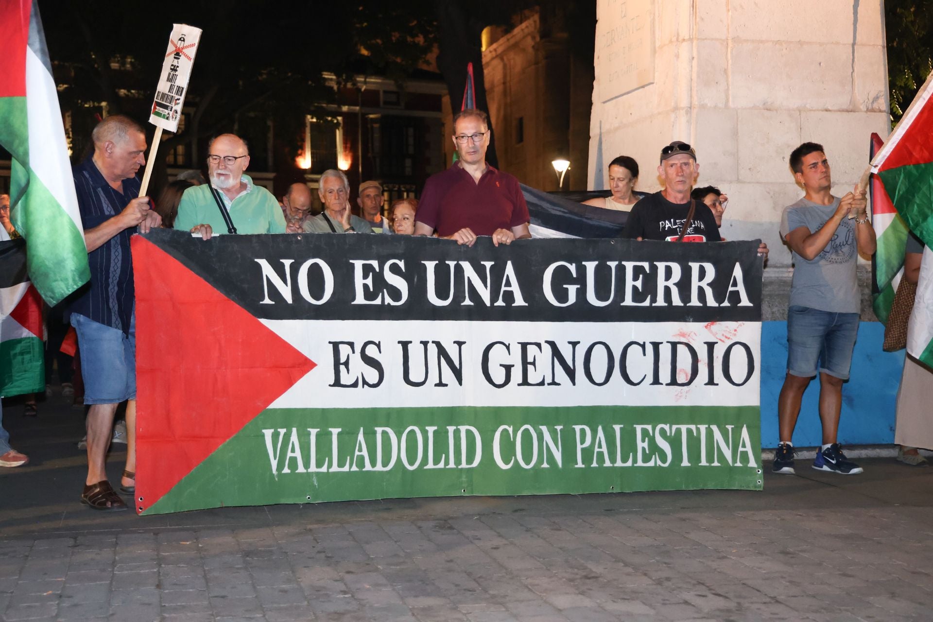 Las imágenes de la primera concentracion a favor de Palestina tras La Vuelta