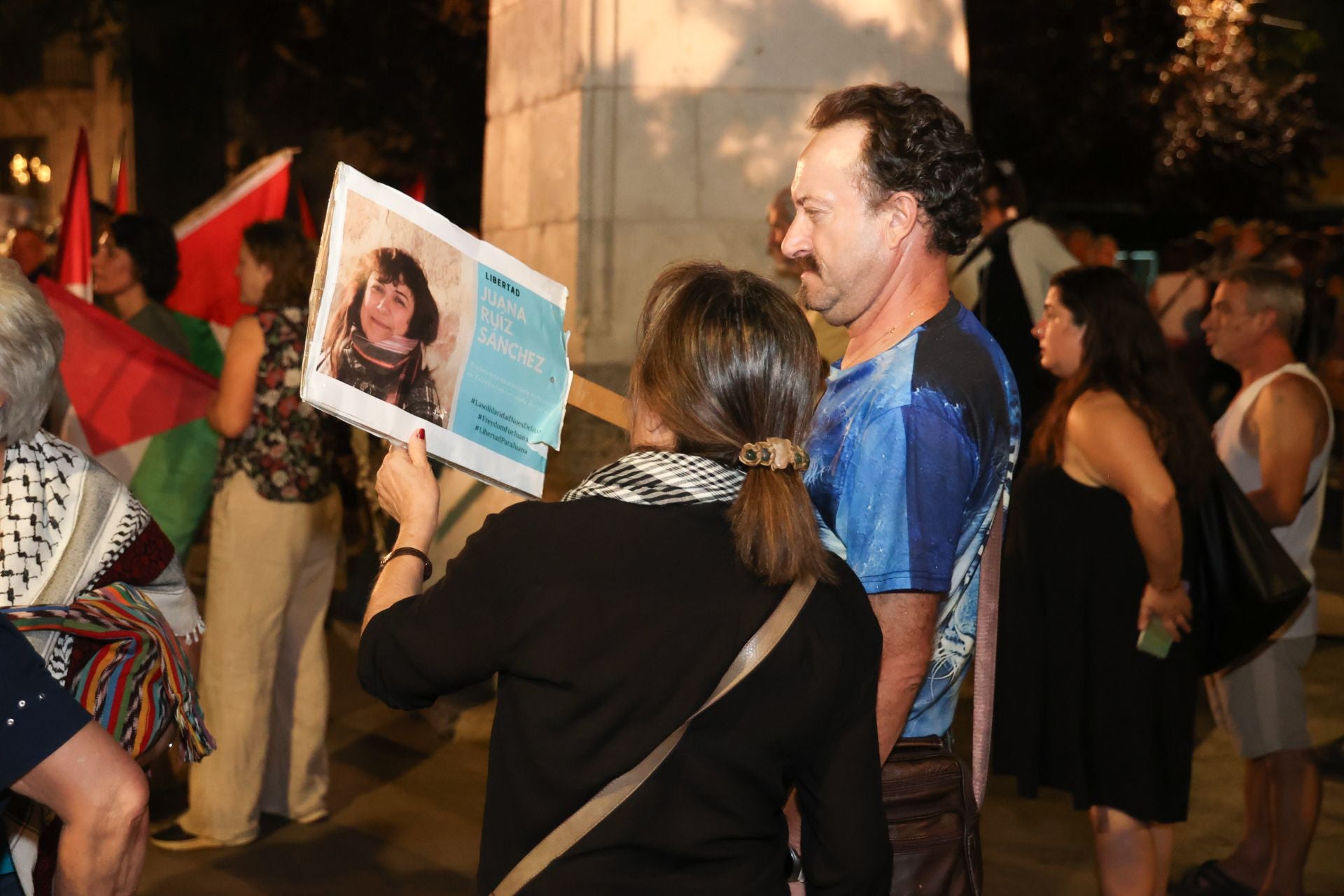 Las imágenes de la primera concentracion a favor de Palestina tras La Vuelta