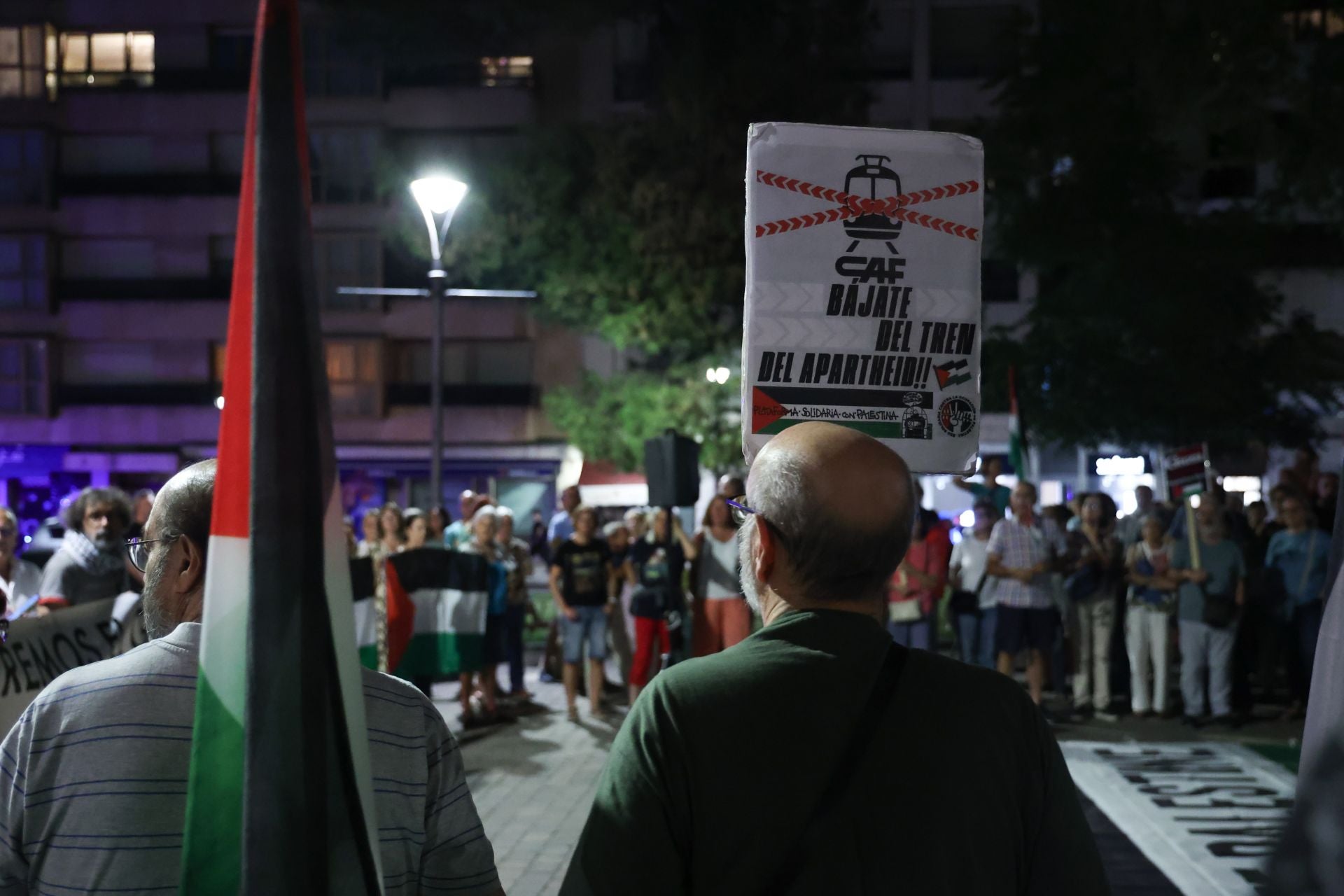 Las imágenes de la primera concentracion a favor de Palestina tras La Vuelta