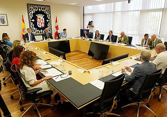 Reunión de la Mesa de las Cortes, este jueves.