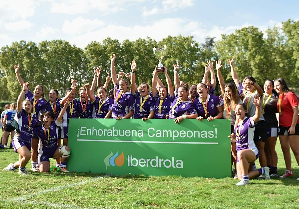 Las jugadoras del Colina Clínic celebran el título en tierras madrileñas.
