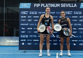 Alejandra Alonso y Claudia Jensen tras su triunfo.