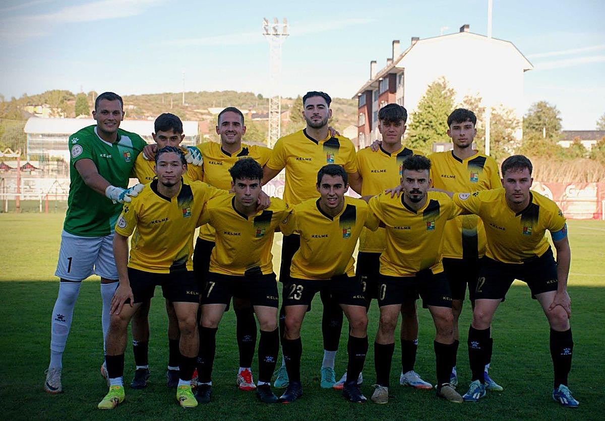 Once titular del CD Mojados que se midió al Bembibre.